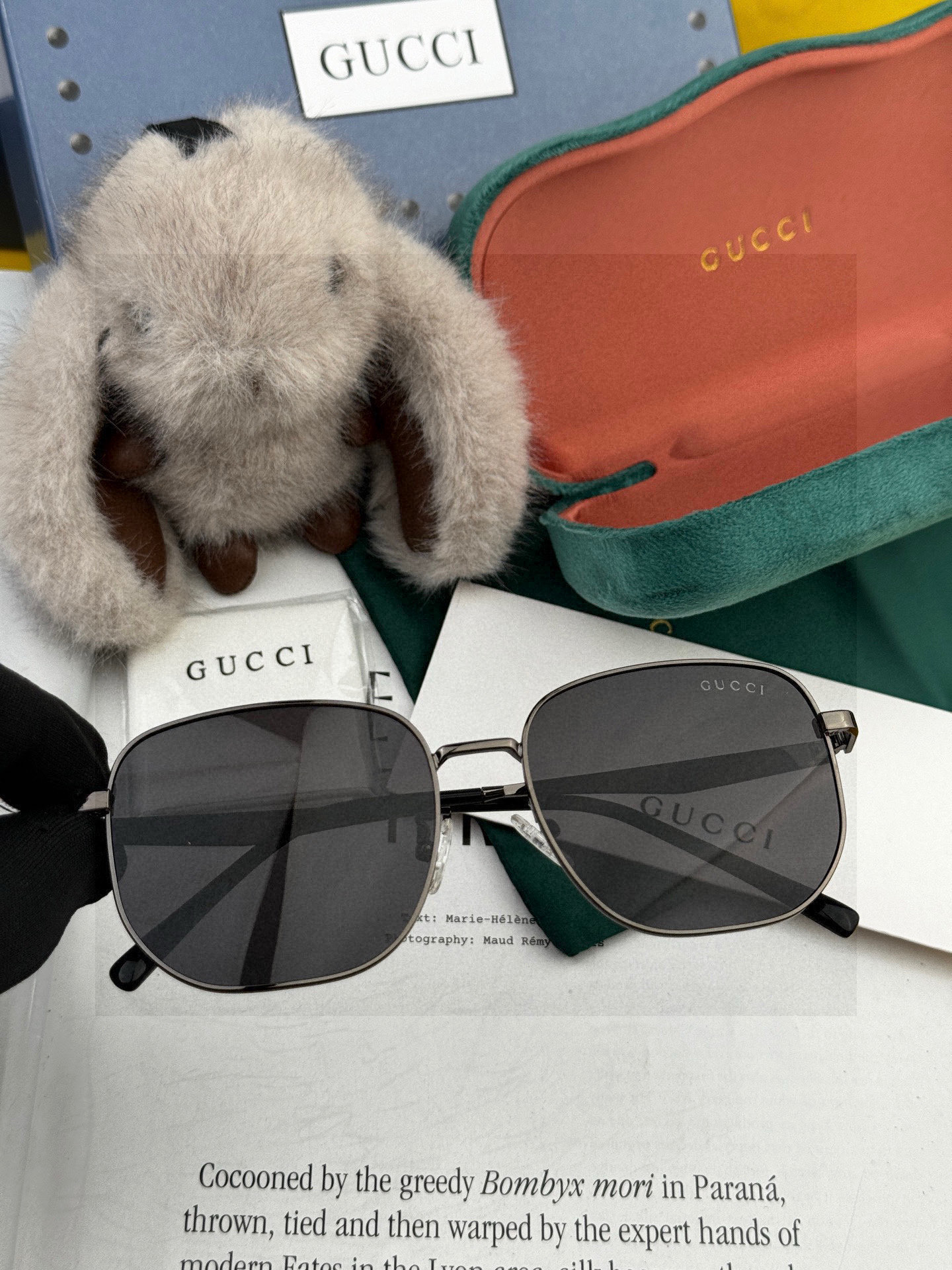   Gucci 。  高品质男女款墨镜   👍 进口宝丽来偏光镜片  。蛤蟆镜 开车钓鱼都可 。百搭显瘦