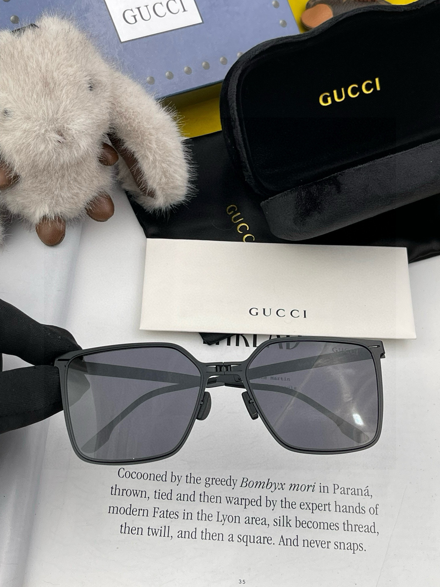         GUCCI 炫彩飞行员偏光太阳镜 ❤️材质：高清尼龙加厚卡槽高清偏光镜片 🌹折叠镜框 更