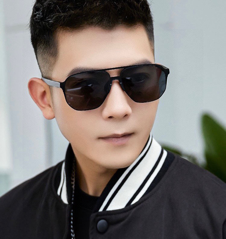         GUCCI 男款炫彩飞行员偏光太阳镜 ❤️材质：高清尼龙加厚卡槽高清偏光镜片 🌹无边框镜