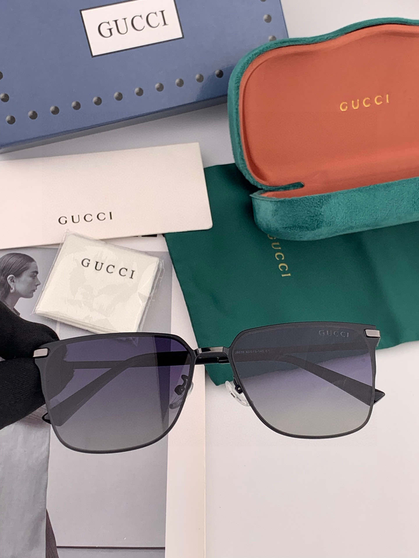         GUCCI 男款炫彩飞行员偏光太阳镜 ❤️材质：高清尼龙加厚卡槽高清偏光镜片 🌹无边框镜