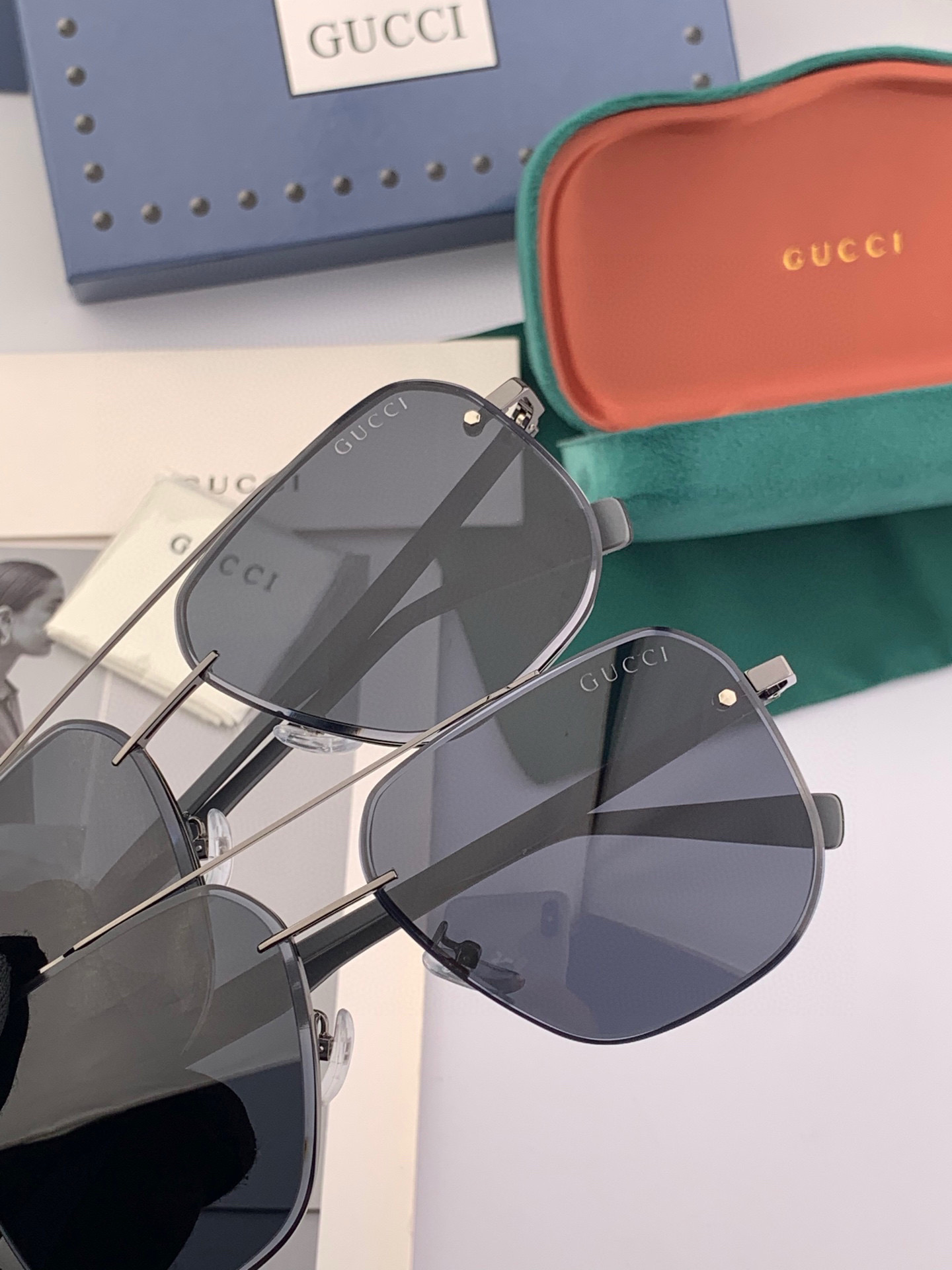         GUCCI 男款炫彩飞行员偏光太阳镜 ❤️材质：高清尼龙加厚卡槽高清偏光镜片 🌹无边框镜