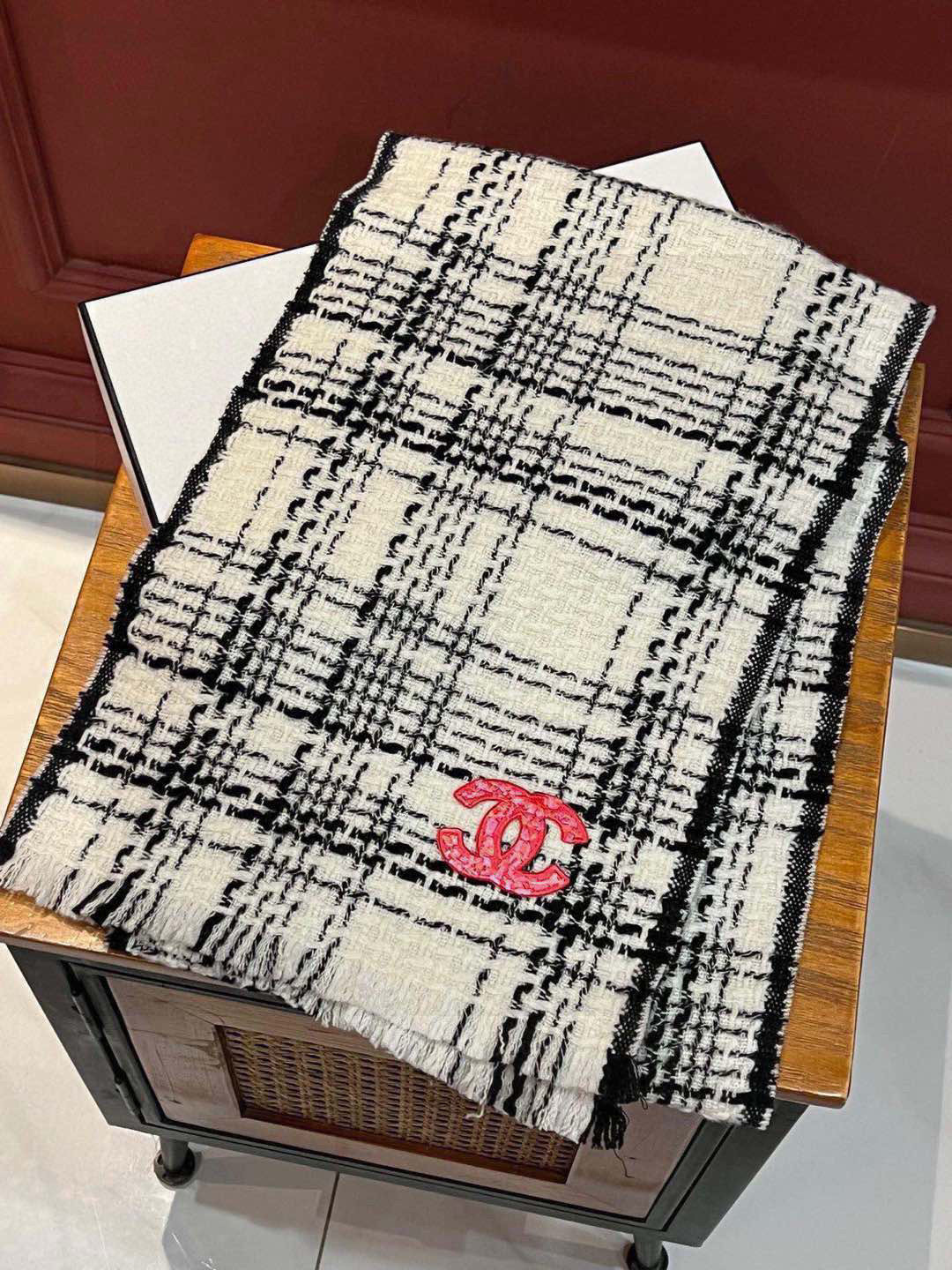  ‼️新😘😘香奈儿（CHANEL）年度最美‼️ 【双C编织格纹披肩】独家渠道原单货‼️年度最新力作 顶极