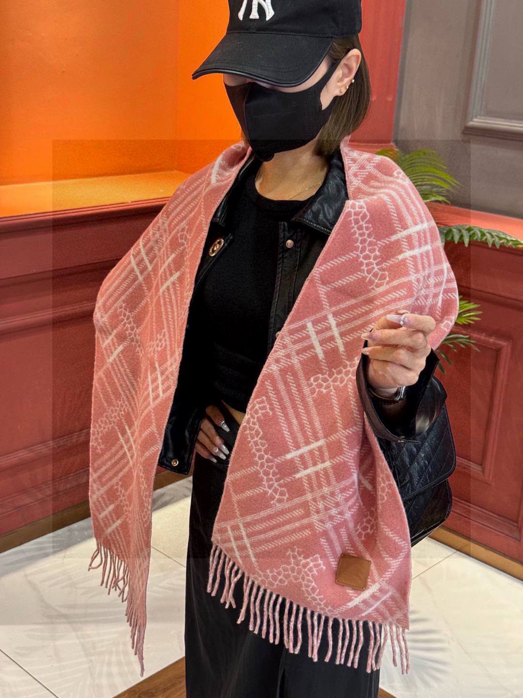   双面围巾 🆕Burberry · 巴宝莉格子围巾❗️好看的要疯掉了，太有型太有魅力了❗️❗️非常斯文