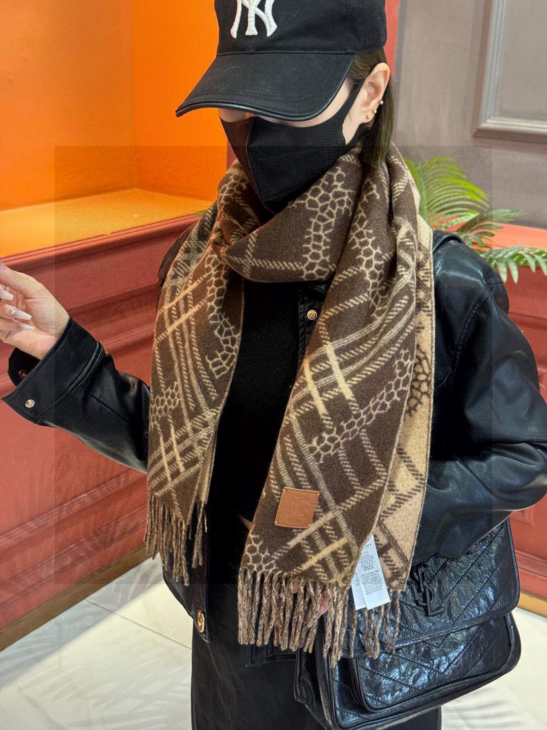   双面围巾 🆕Burberry · 巴宝莉格子围巾❗️好看的要疯掉了，太有型太有魅力了❗️❗️非常斯文