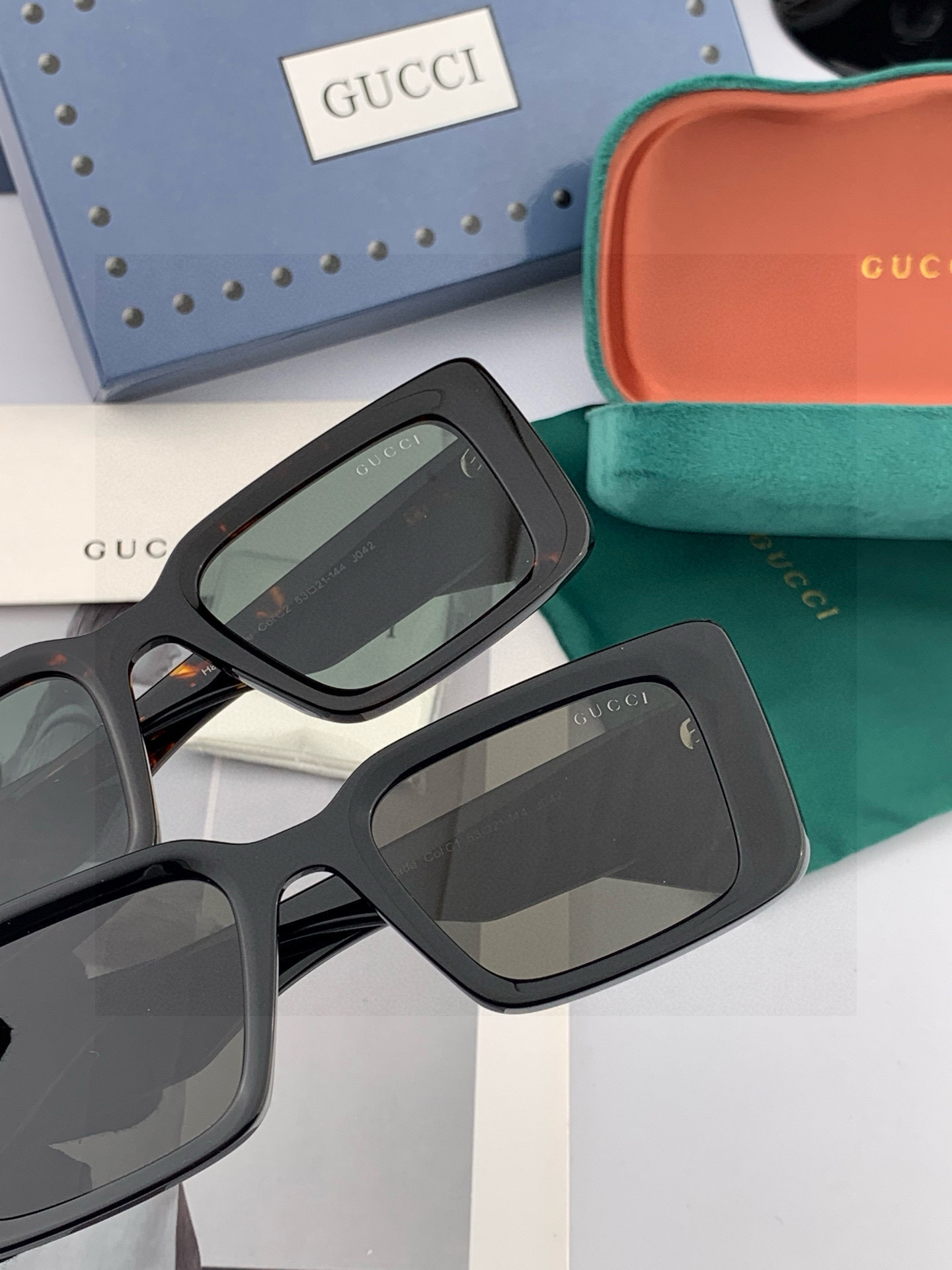  连体镜GUCCI2025开春新款一体镜 大框太阳镜男女同款 😎 
爆款大框尼龙太阳镜 超逼格超酷 
镜