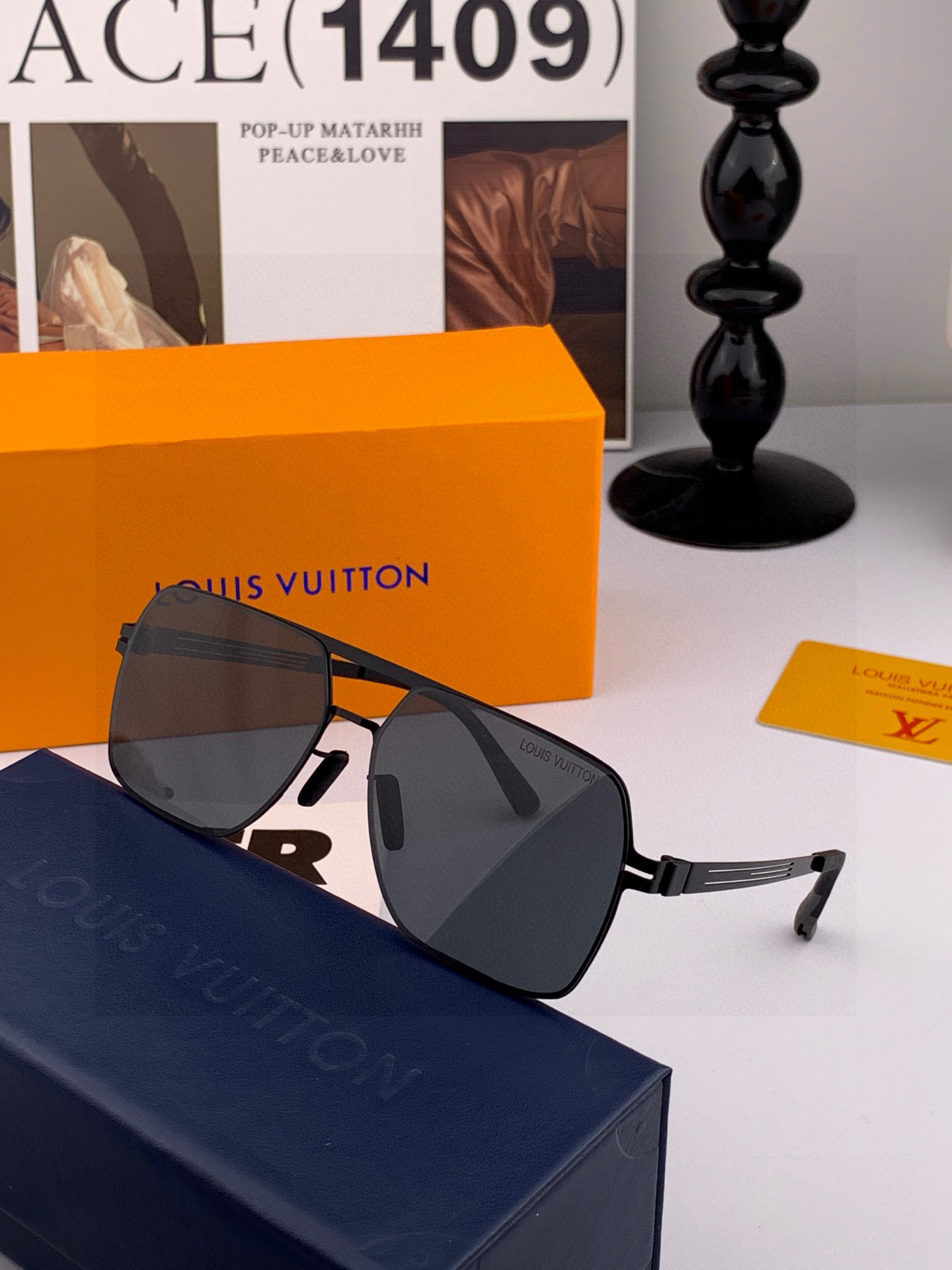 ♦️LV 2025新款男女情侣款太阳镜多边形墨镜iP电镀永不褪色 超轻超有弹性整幅眼镜无螺丝重要的是压不