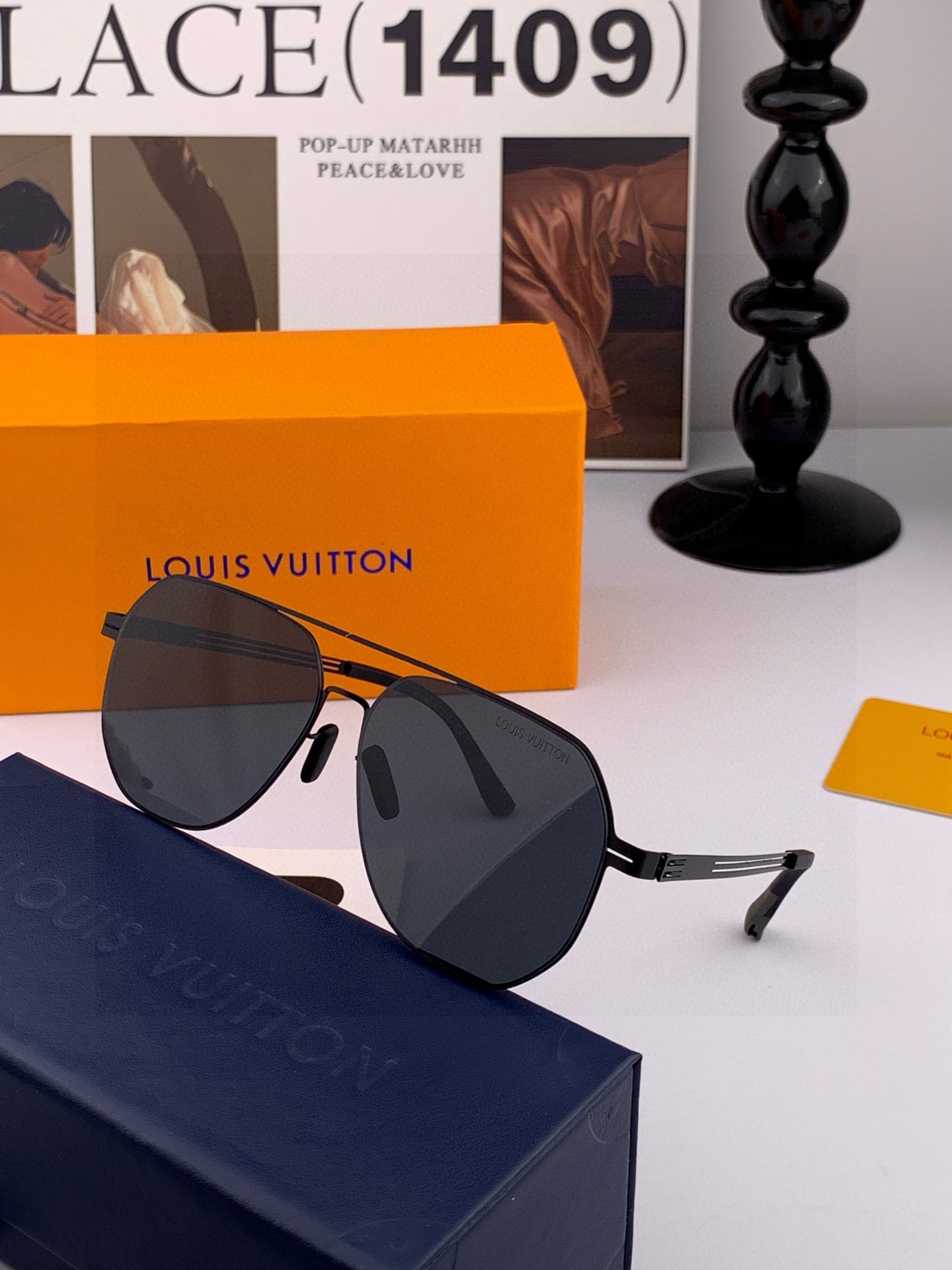 ♦️LV 2025新款男女情侣款太阳镜多边形墨镜iP电镀永不褪色 超轻超有弹性整幅眼镜无螺丝重要的是压不