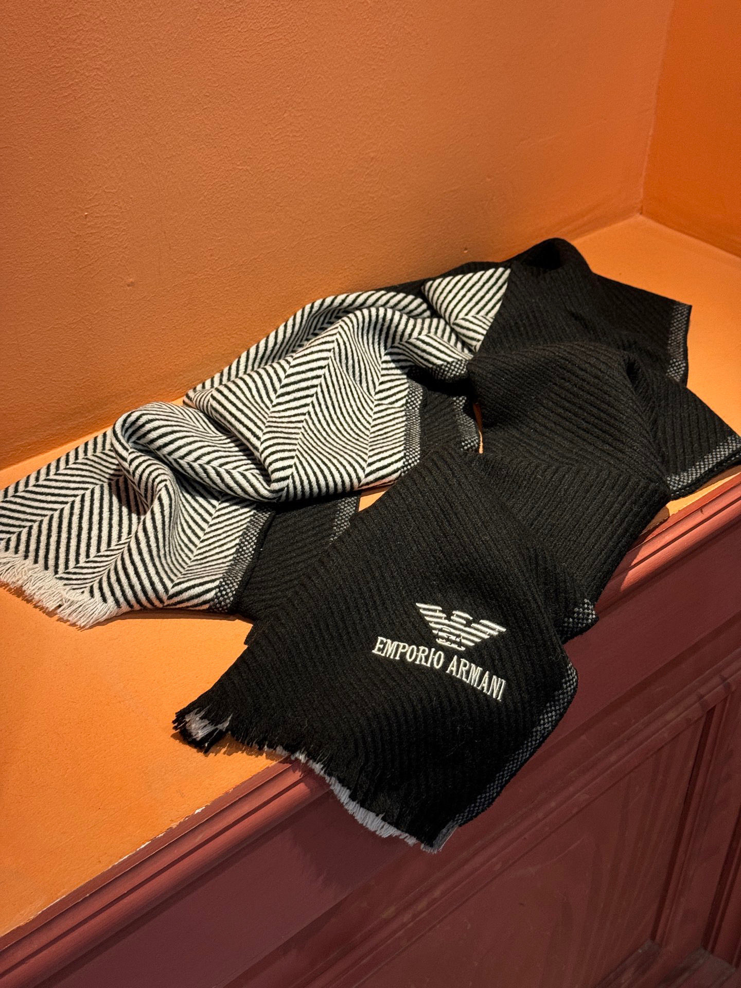   EMPORIO ARMANI。EA阿玛尼。秋冬新品，男士羊绒围巾。，无敌贴身质感，弹力极好，超级搭配