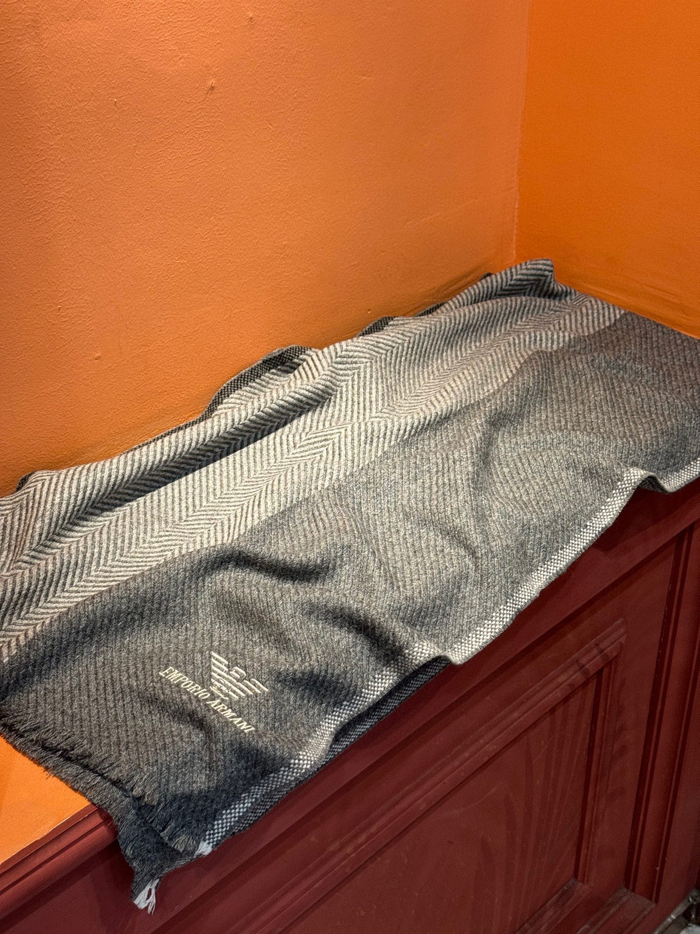   EMPORIO ARMANI。EA阿玛尼。秋冬新品，男士羊绒围巾。，无敌贴身质感，弹力极好，超级搭配