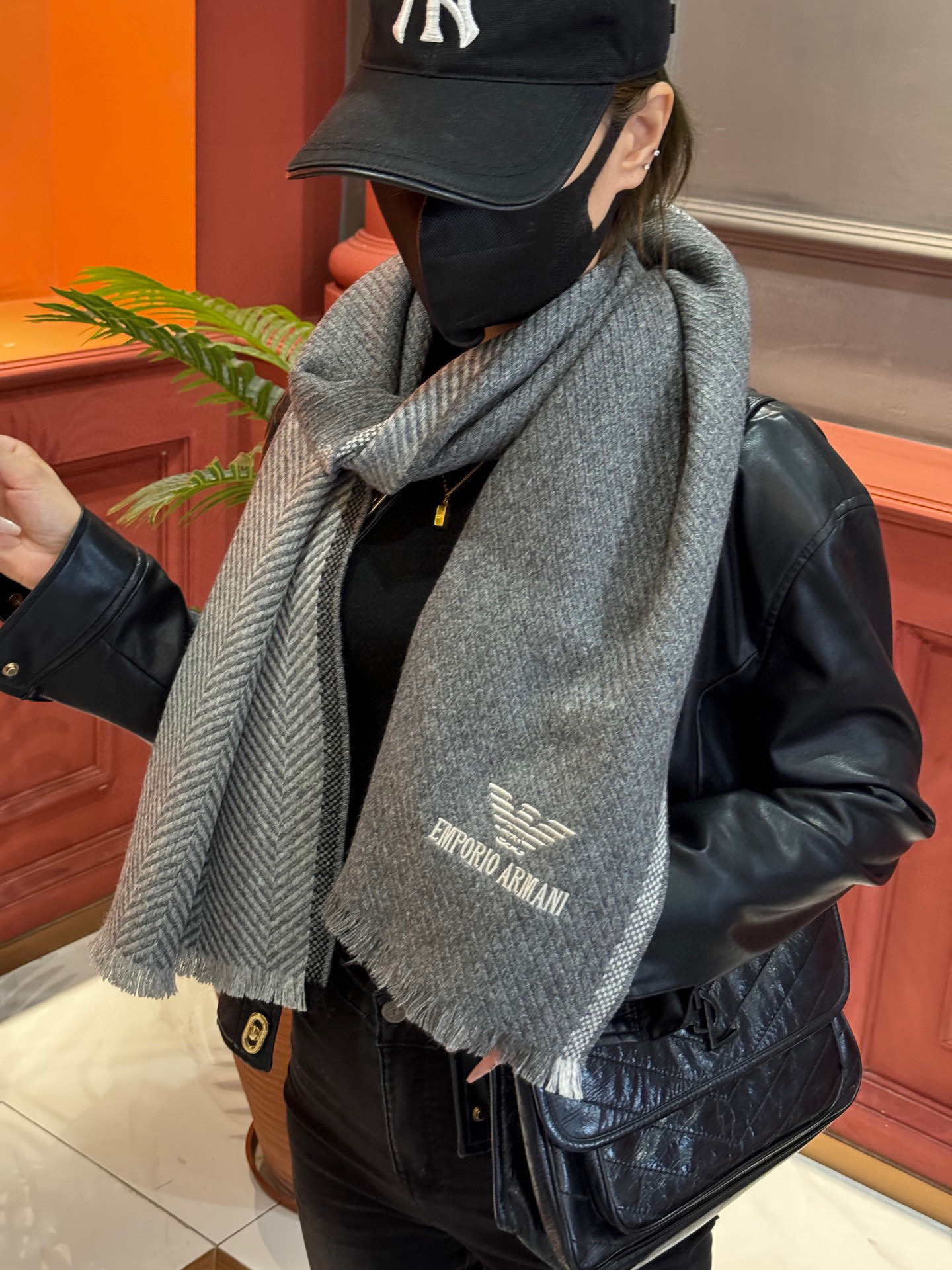   EMPORIO ARMANI。EA阿玛尼。秋冬新品，男士羊绒围巾。，无敌贴身质感，弹力极好，超级搭配