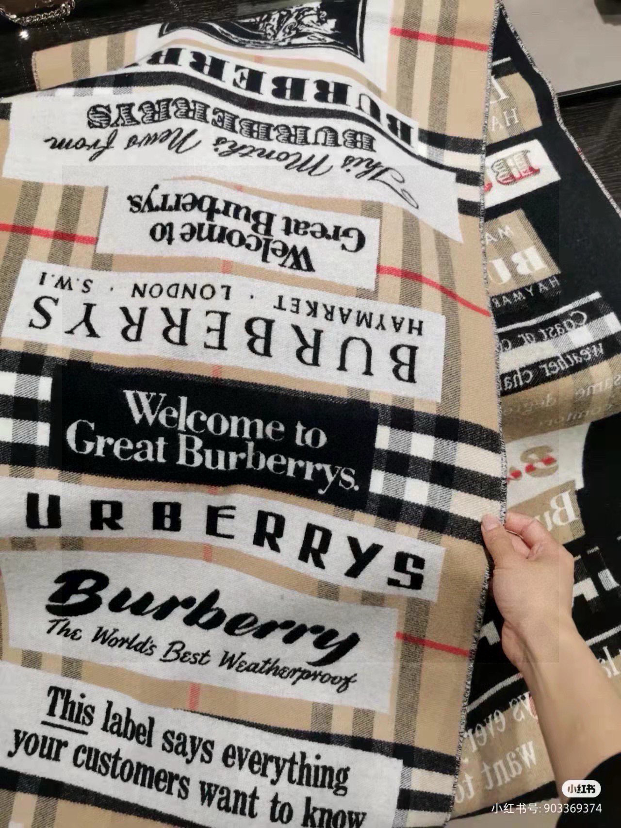  🌺🌺品牌：【巴宝莉】意大利米兰走秀款！明星同款，小红书同款披肩，加厚加密！明星同款系列，专柜品质，精益