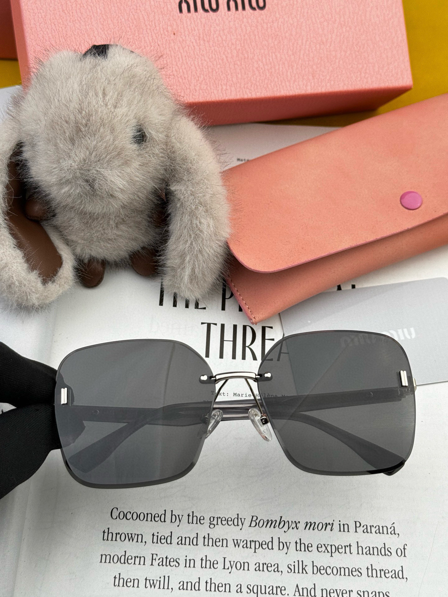   MIUMIU/缪缪🖇🖇2025开春新款🌟闪耀新款璀璨登台 ❤❤太阳镜潮品 精致个性设计简约时尚 专柜