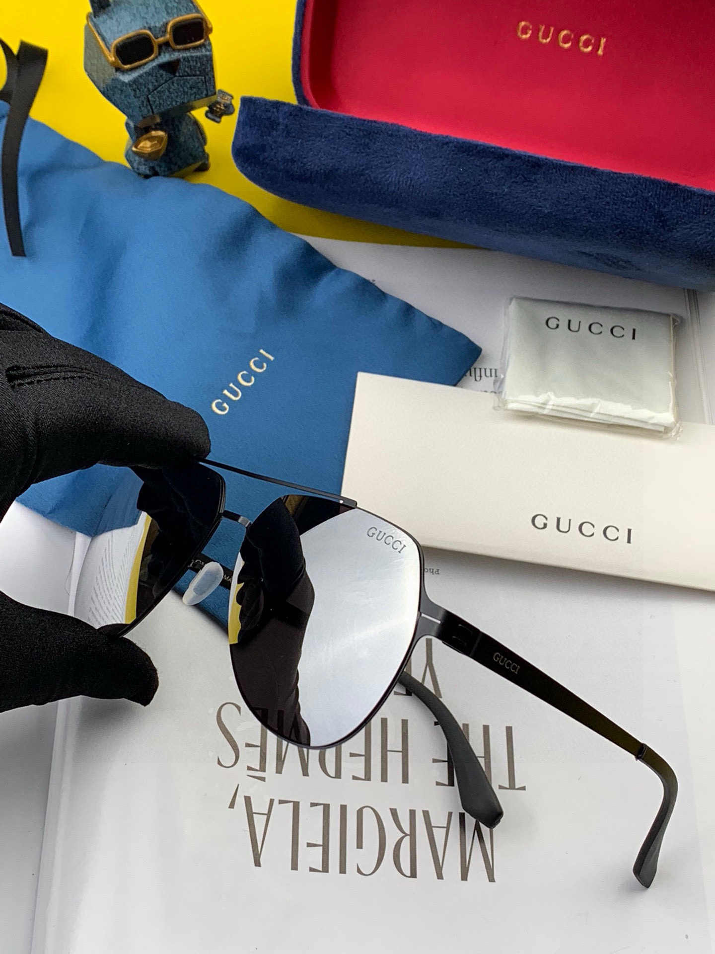  GUCCI 2025新款女男情侣太款阳iP电镀永不褪色 卖点：超轻超有弹性幅整眼镜螺无丝重的要是压不坏