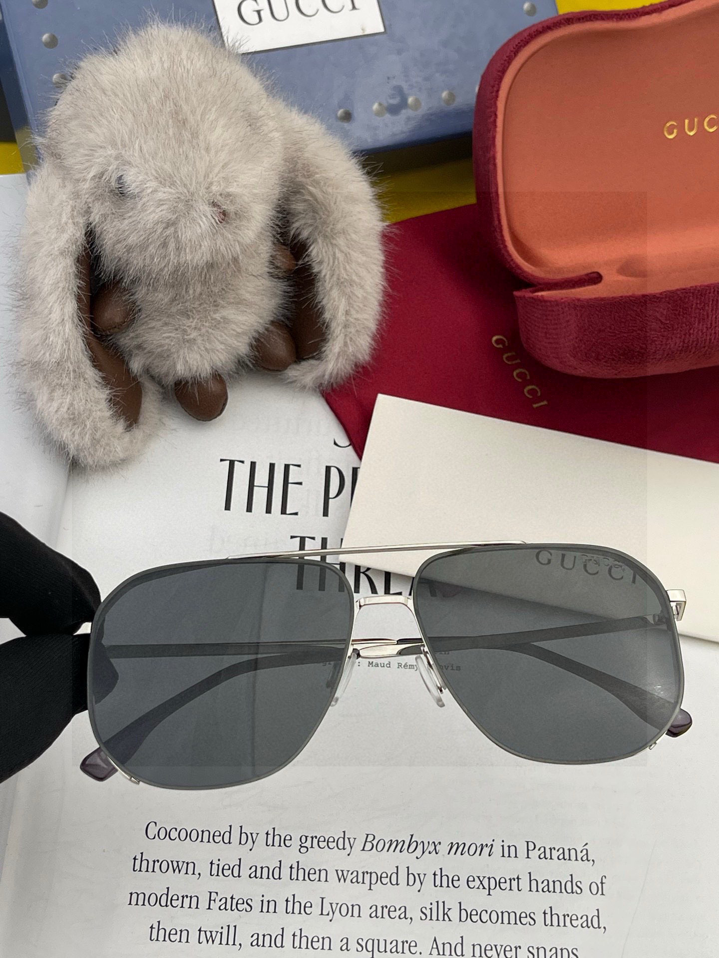         GUCCI 男款炫彩飞行员偏光太阳镜 ❤️材质：高清尼龙加厚卡槽高清偏光镜片 🌹无边框镜