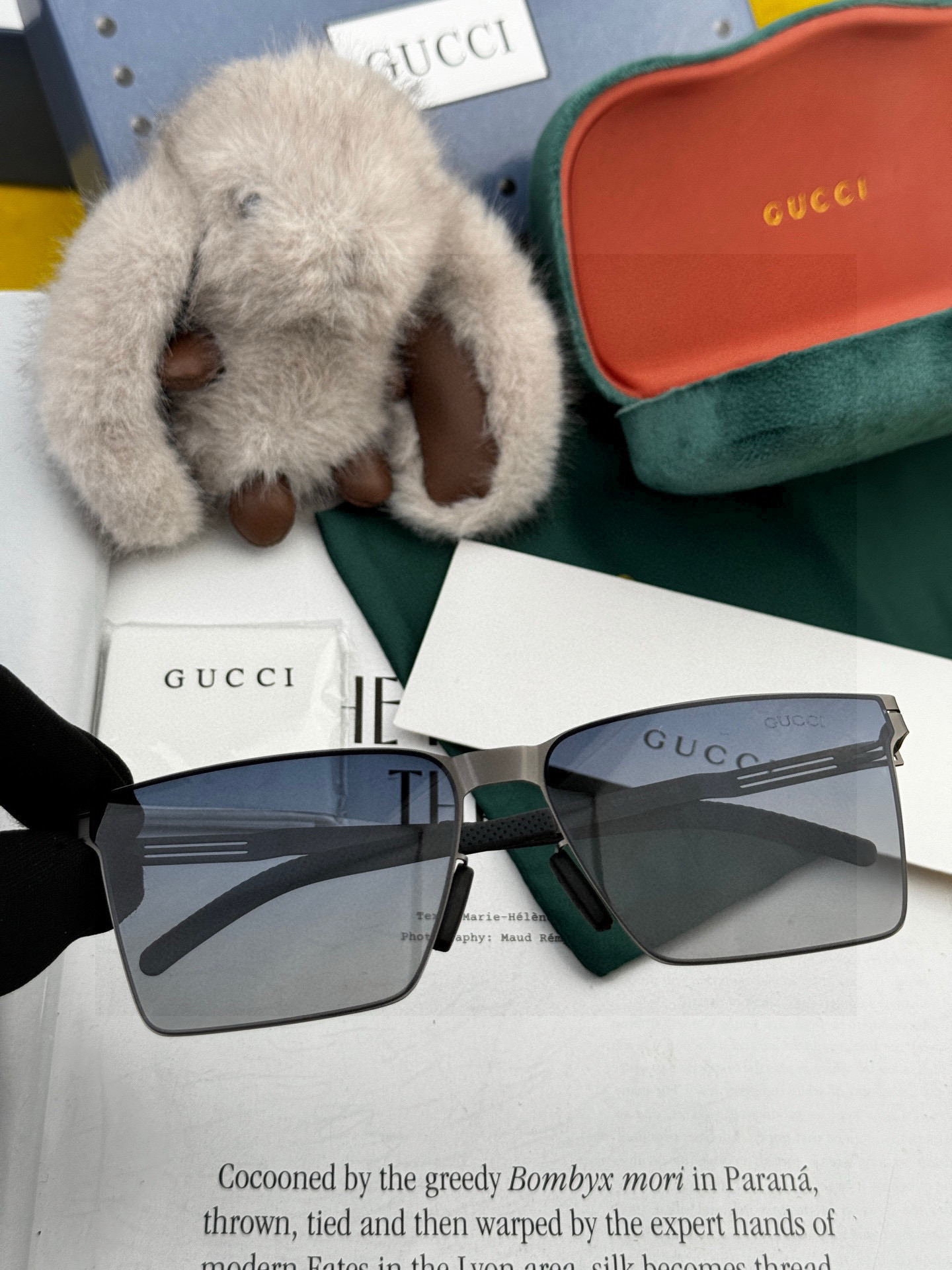       GUCC* 2025 新款男女情侣款太阳iP电镀永不褪色 卖点：超轻超有弹性整幅眼镜无螺丝重