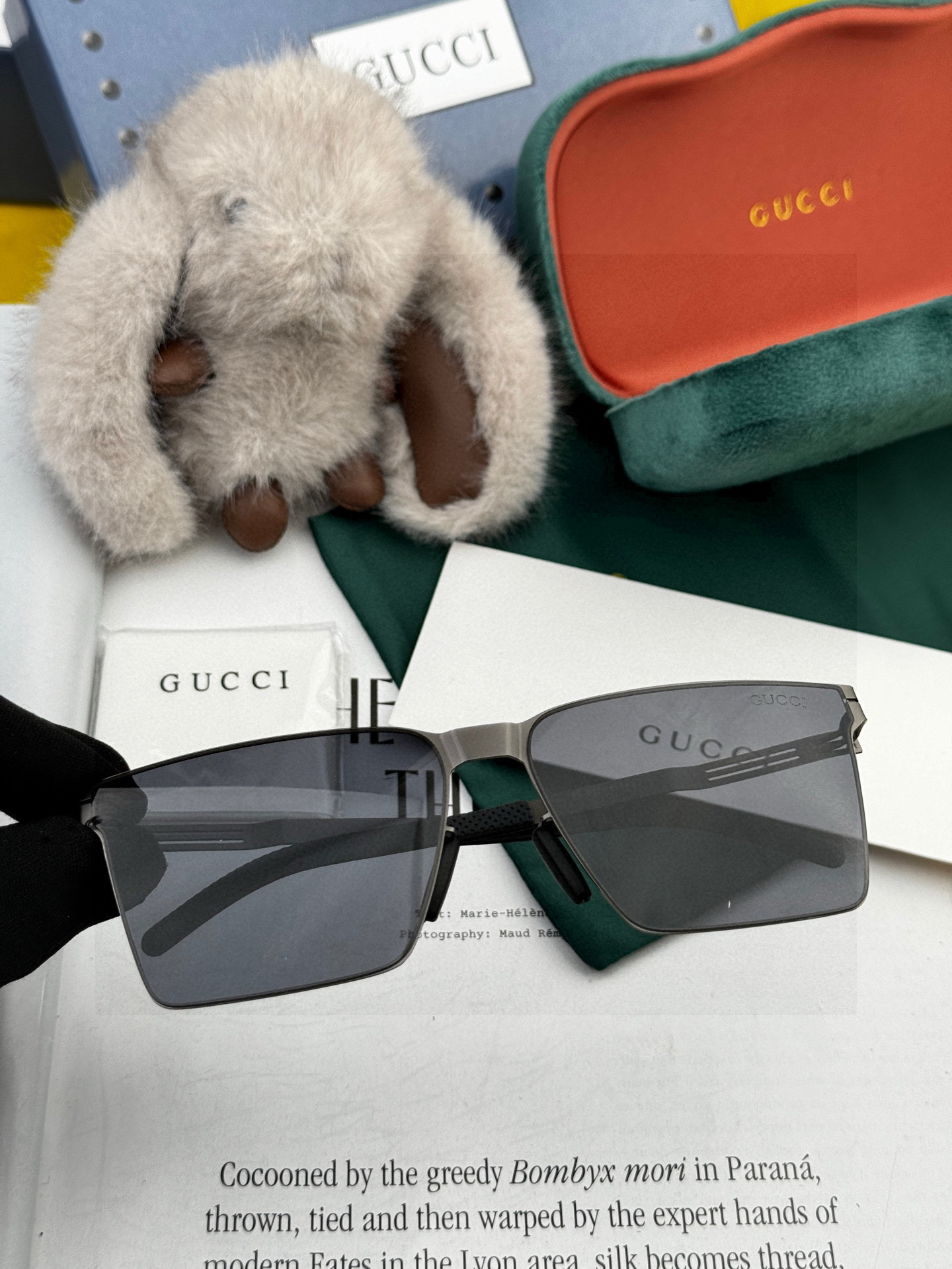       GUCC* 2025 新款男女情侣款太阳iP电镀永不褪色 卖点：超轻超有弹性整幅眼镜无螺丝重