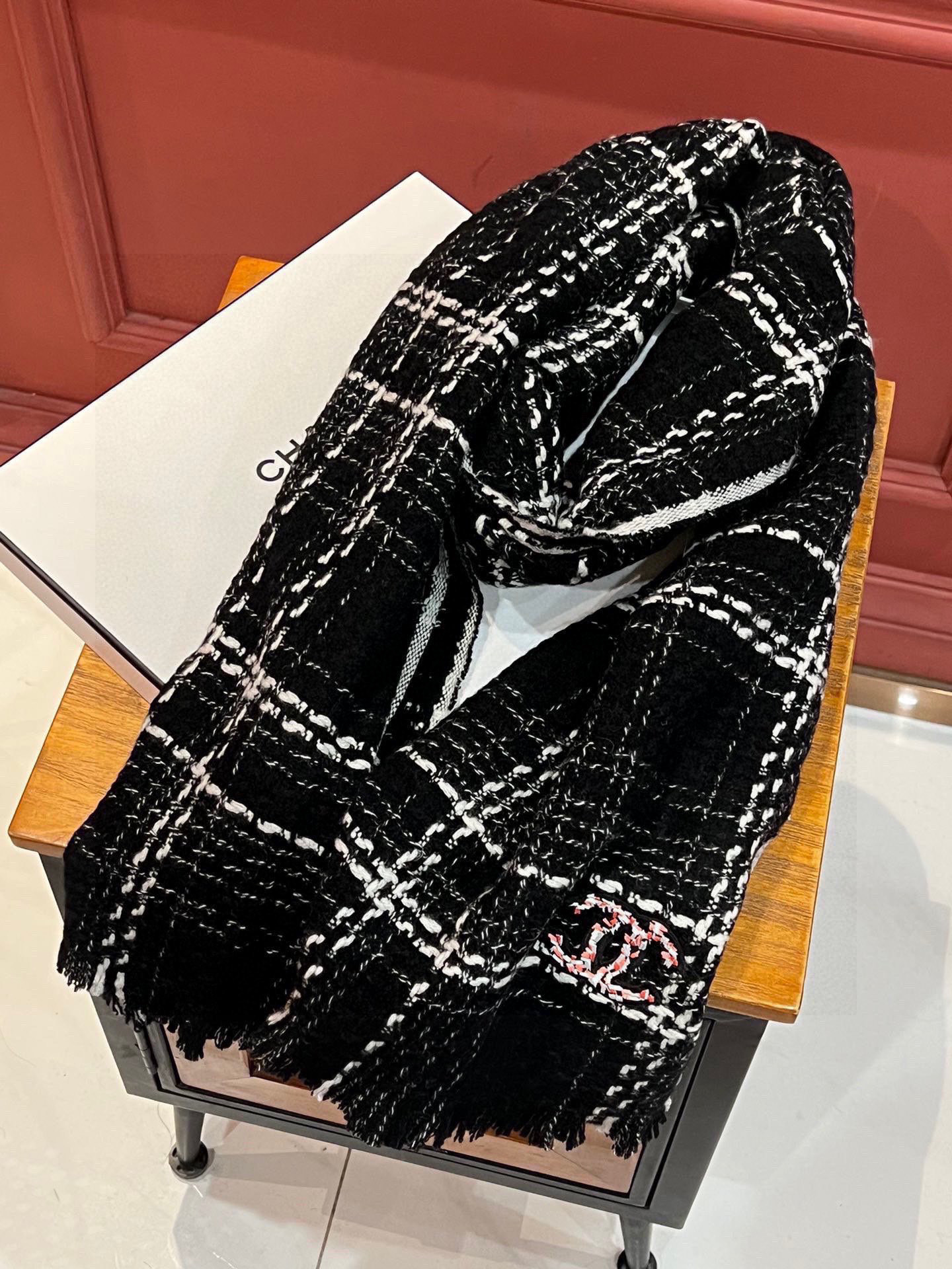  ‼️新😘😘香奈儿（CHANEL）年度最美‼️ 【双C编织格纹披肩】独家渠道原单货‼️年度最新力作 顶极