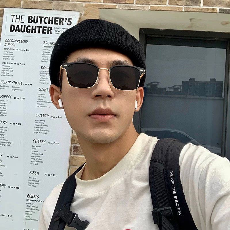   Gucci 。  高品质男女款墨镜   👍 进口宝丽来偏光镜片  。蛤蟆镜 开车钓鱼都可 。百搭显瘦