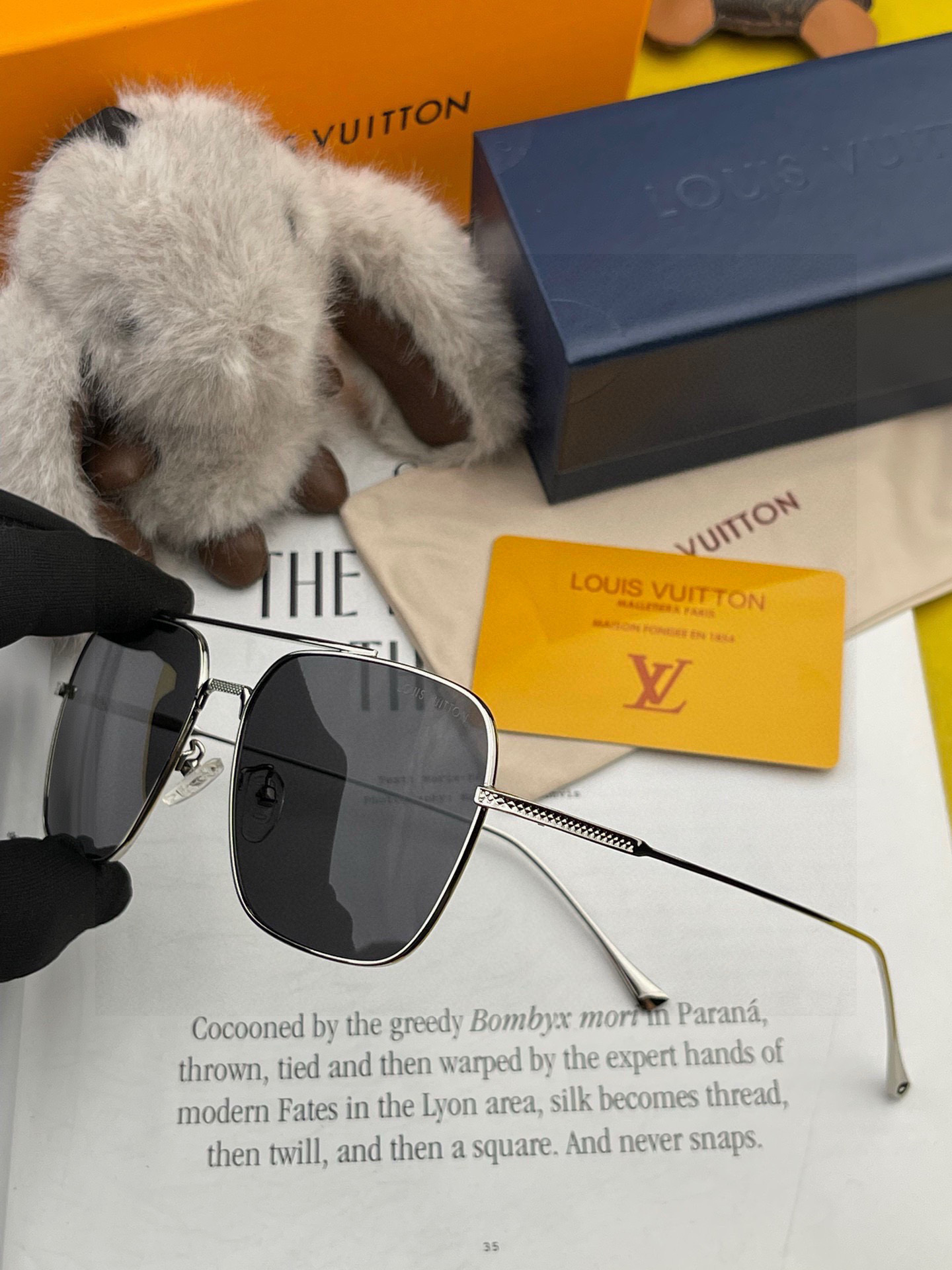  Lv 。  高品质男女款墨镜   👍 进口宝丽来偏光镜片  。蛤蟆镜 开车钓鱼都可 。百搭显瘦墨镜韩版