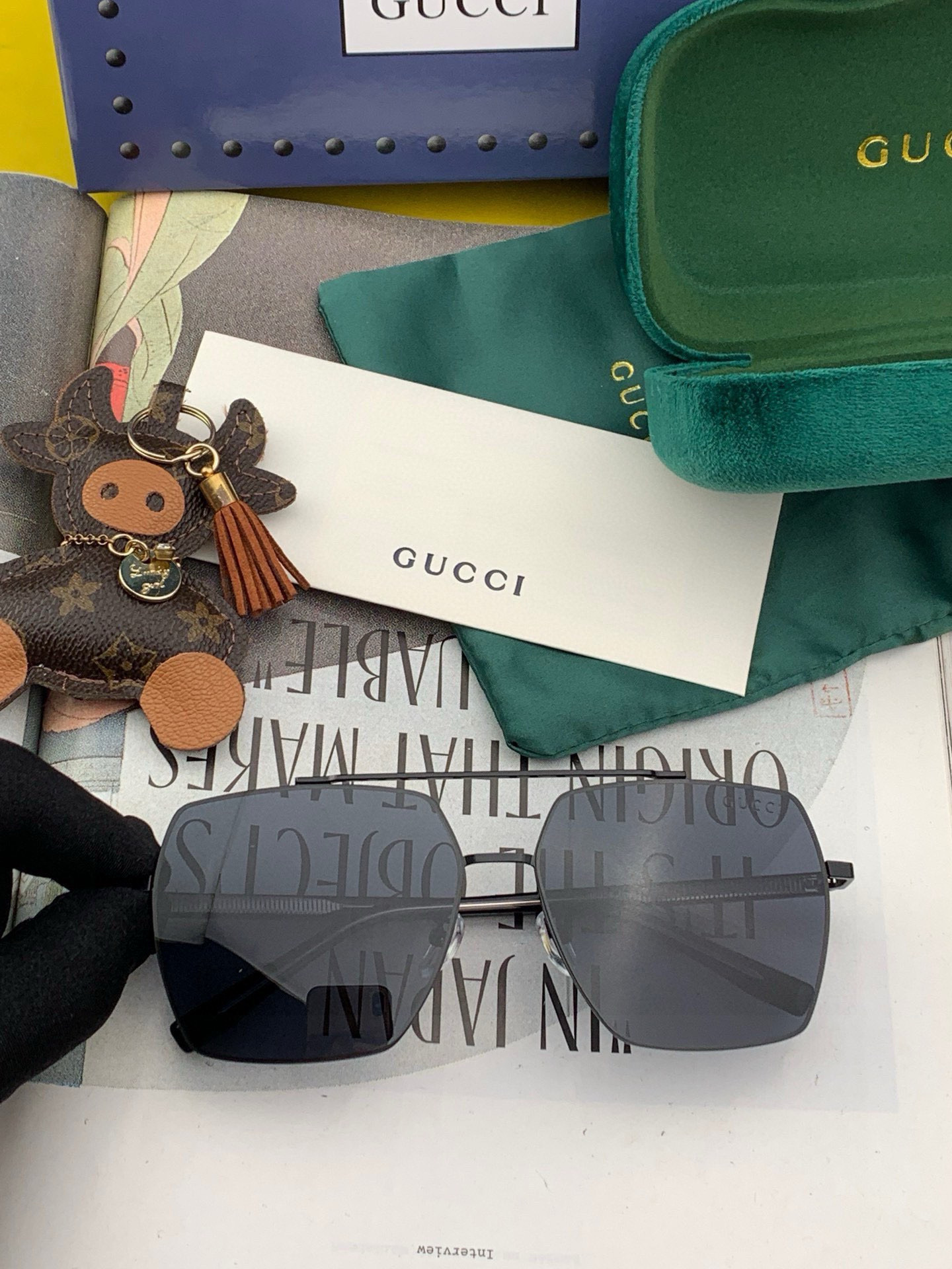        GUCCI 男款炫彩飞行员偏光太阳镜 ❤️材质：高清尼龙加厚卡槽高清偏光镜片 🌹无边框镜架