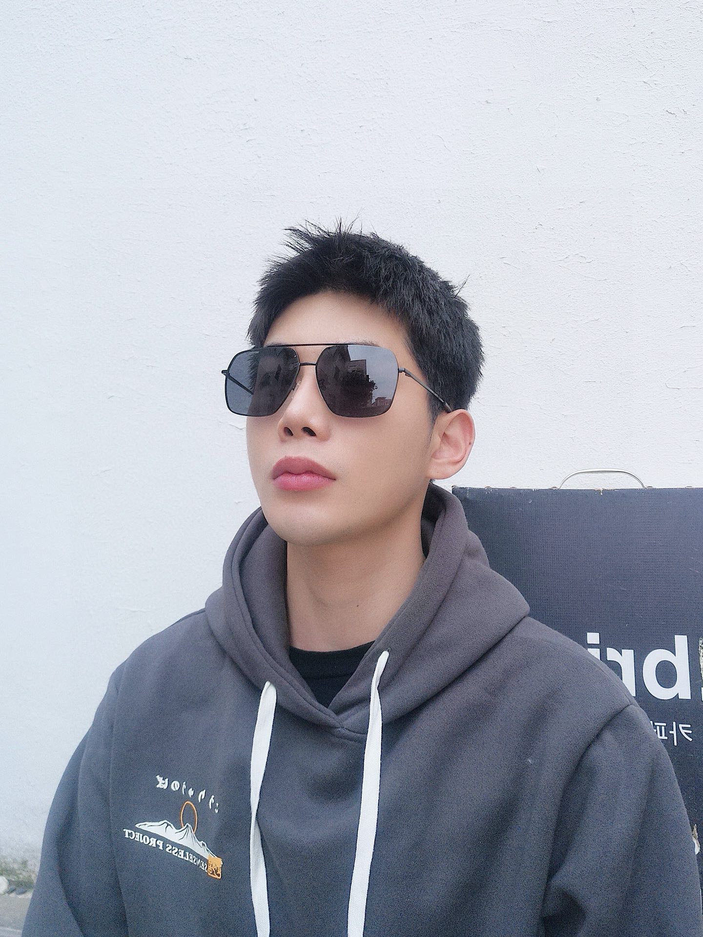        GUCCI 男款炫彩飞行员偏光太阳镜 ❤️材质：高清尼龙加厚卡槽高清偏光镜片 🌹无边框镜架