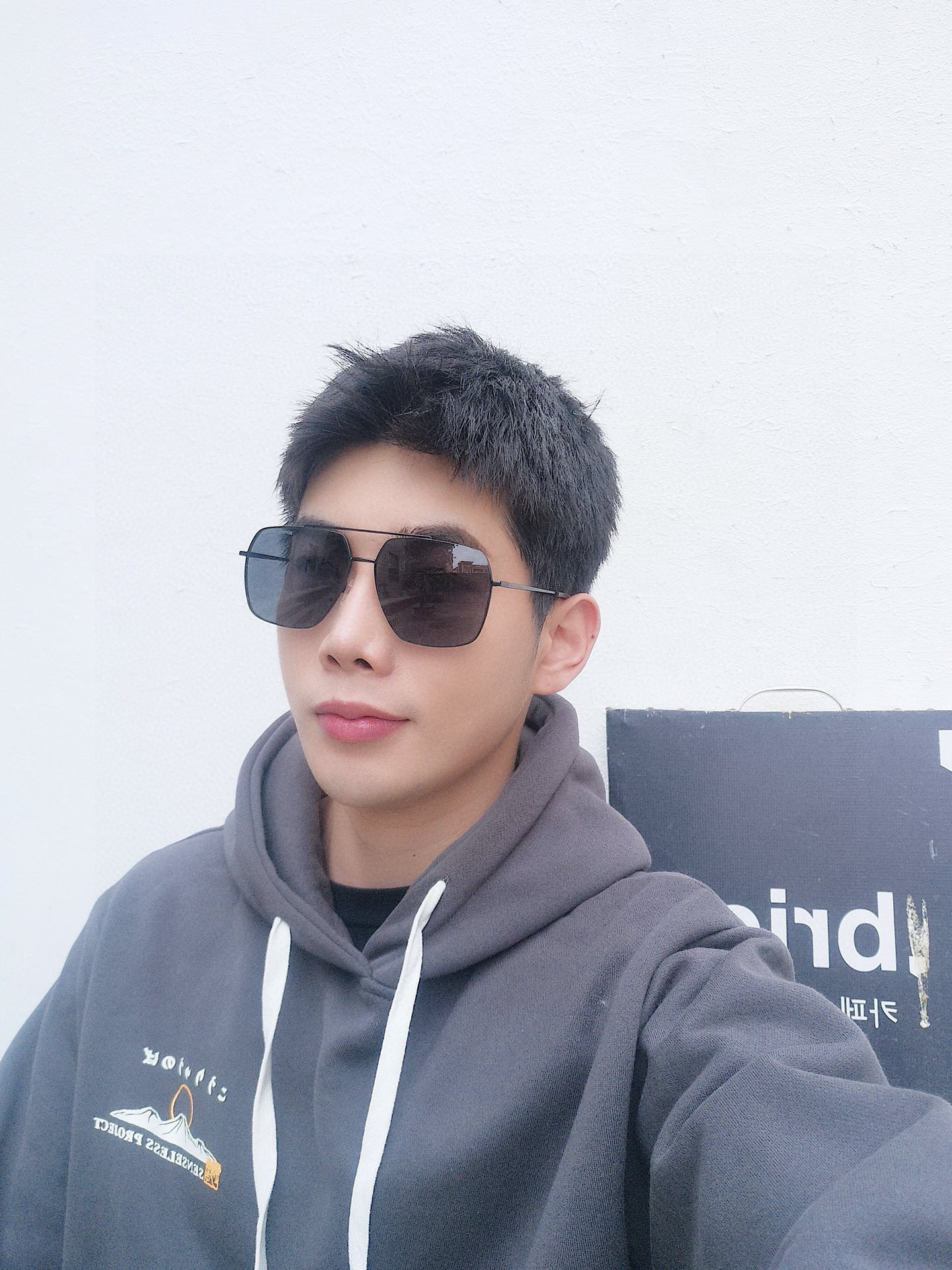        GUCCI 男款炫彩飞行员偏光太阳镜 ❤️材质：高清尼龙加厚卡槽高清偏光镜片 🌹无边框镜架