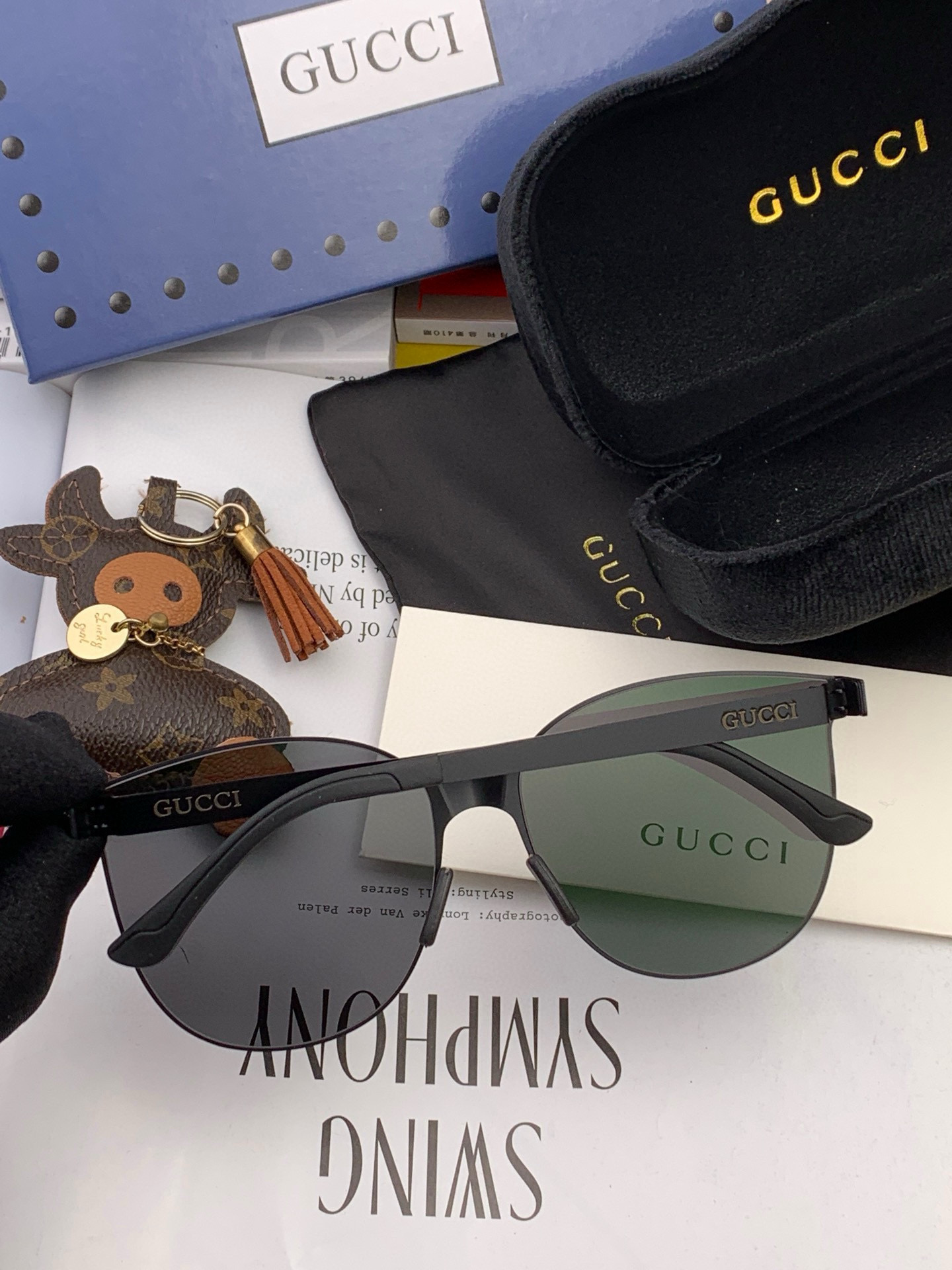   Gucci 2025春夏新款超轻无螺丝压不坏系列情侣款太阳镜高清尼龙镜片🦅完美品质，适合各种脸型，经