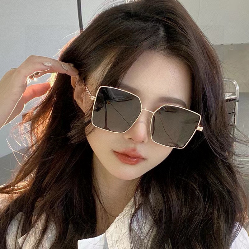    🔺 Gucci 🔻2025官方新款 众多明星同款色‼️‼️新款大框偏光墨镜 🌈🌈宝丽来超清加厚太阳