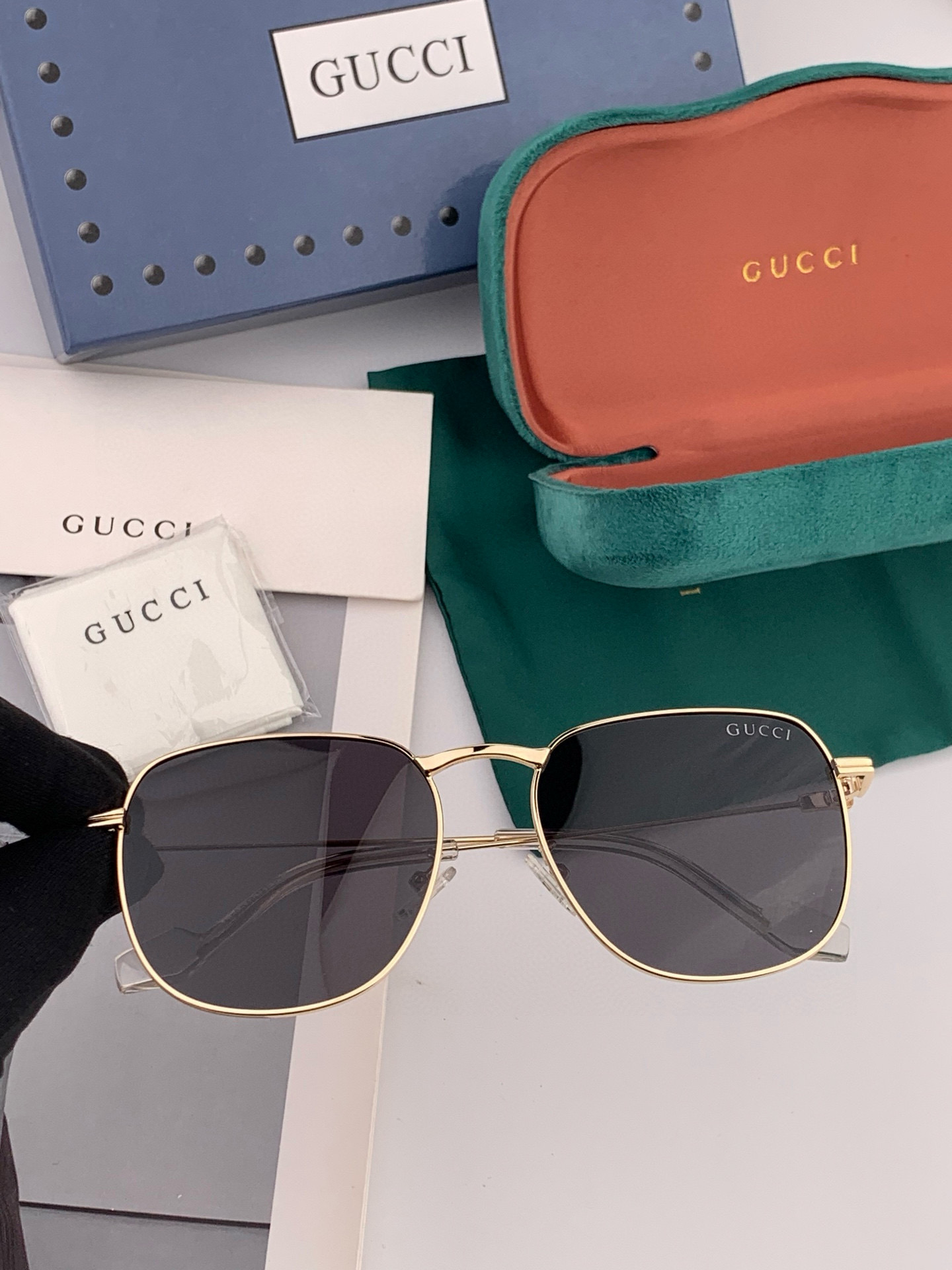    🔺 Gucci 🔻2025官方新款 众多明星同款色‼️‼️新款大框偏光墨镜 🌈🌈宝丽来超清加厚太阳