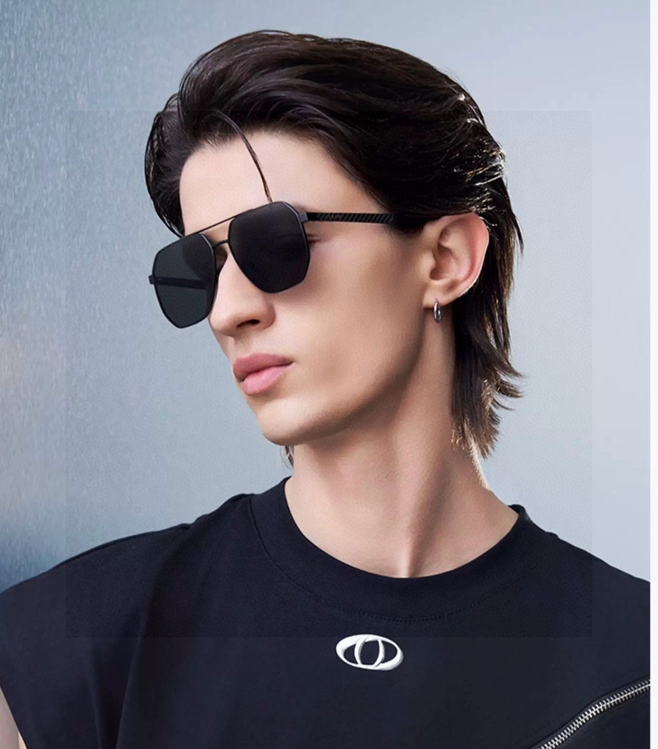       LV 男款炫彩飞行员偏光太阳镜 ❤️材质：高清尼龙加厚卡槽高清偏光镜片 🌹无边框镜架💕颜👍型