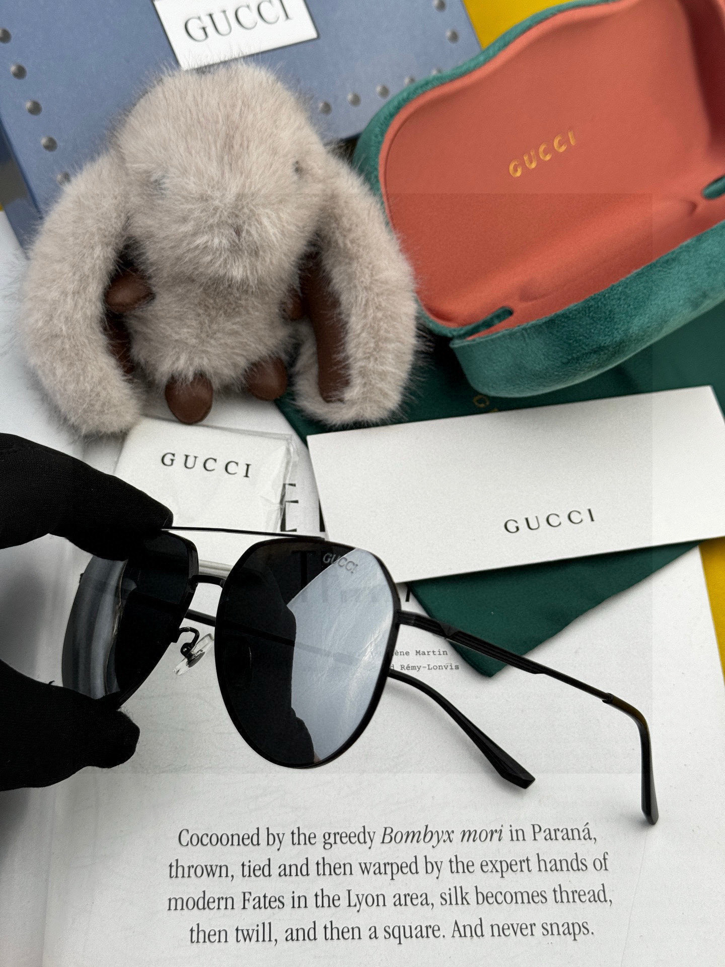         GUCCI 男款炫彩飞行员偏光太阳镜 ❤️材质：高清尼龙加厚卡槽高清偏光镜片 🌹无边框镜