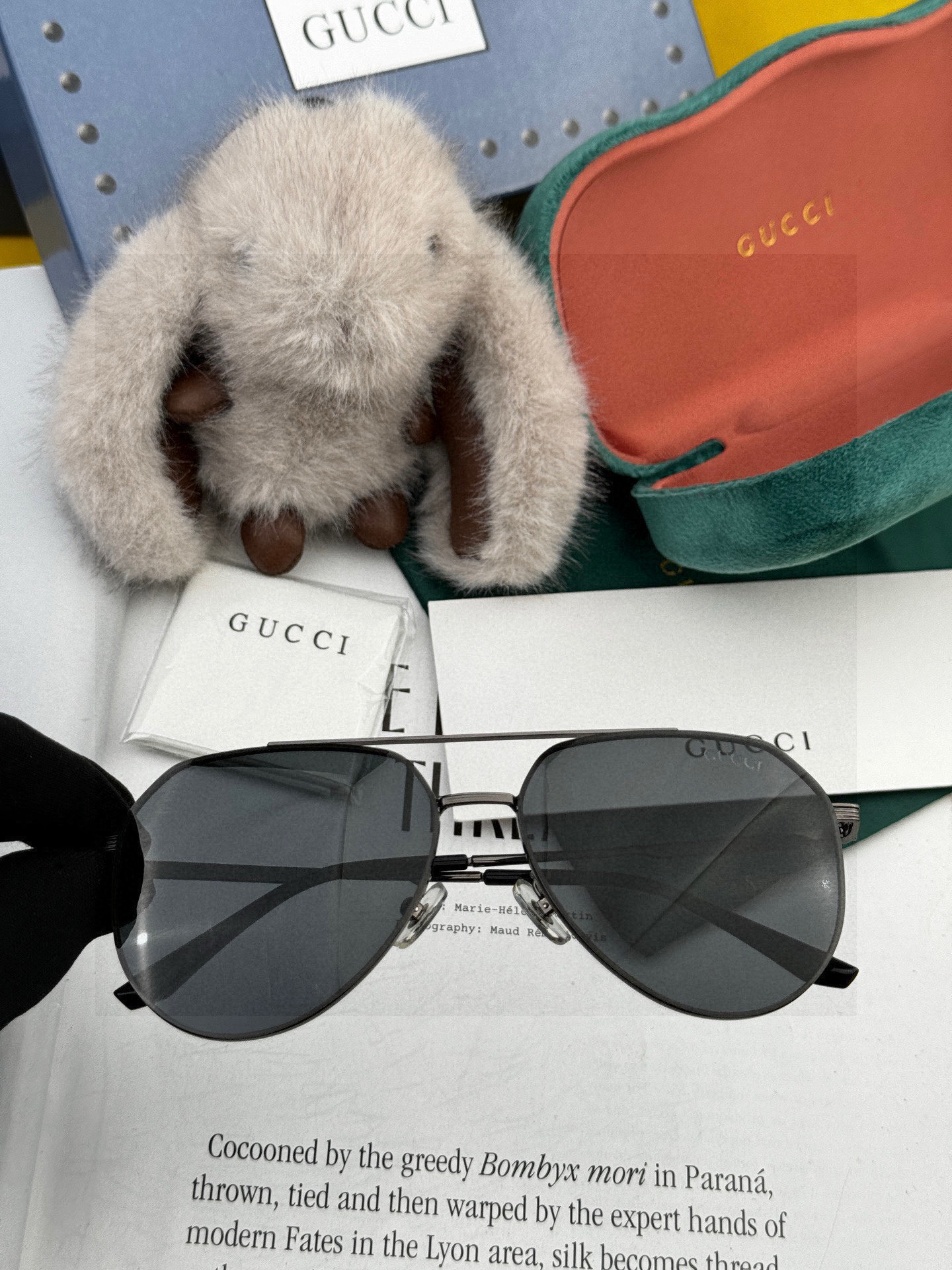         GUCCI 男款炫彩飞行员偏光太阳镜 ❤️材质：高清尼龙加厚卡槽高清偏光镜片 🌹无边框镜