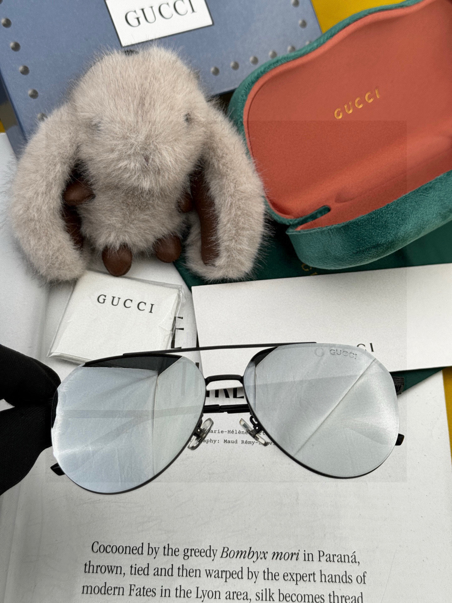         GUCCI 男款炫彩飞行员偏光太阳镜 ❤️材质：高清尼龙加厚卡槽高清偏光镜片 🌹无边框镜