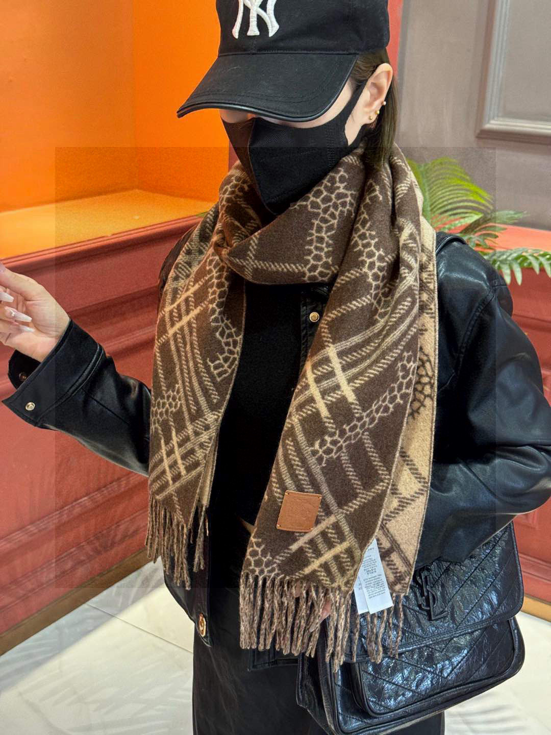   双面围巾 🆕Burberry · 巴宝莉格子围巾❗️好看的要疯掉了，太有型太有魅力了❗️❗️非常斯文