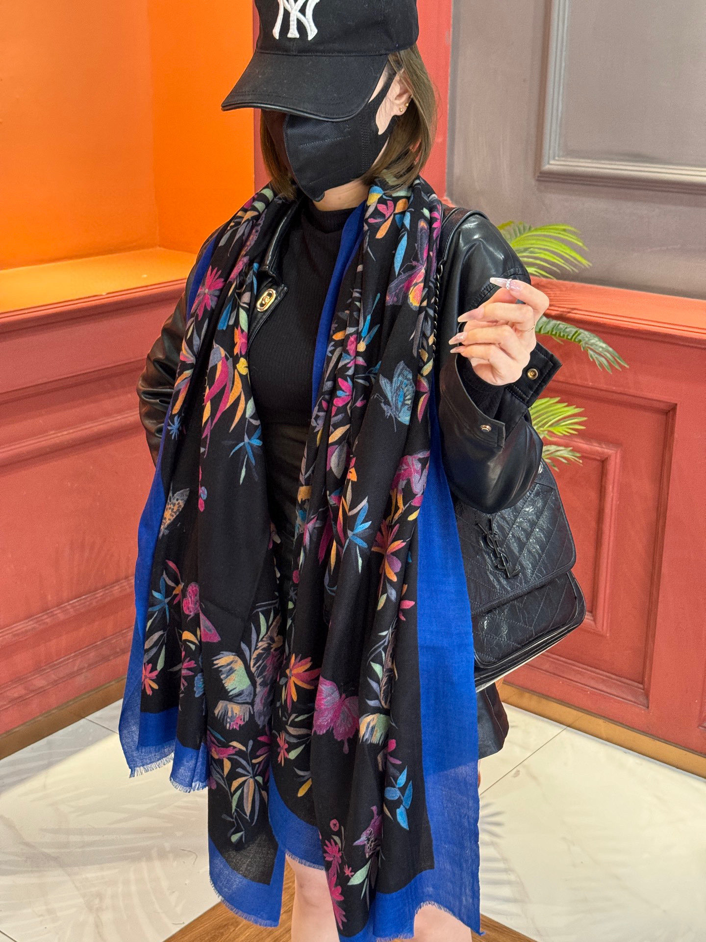 上新🌟 DIOR💄💋新款💖羊绒面料长巾 😘美翻了流泪御用殿堂级极‼️新款专柜在售 纯羊绒独特设计风格❗加