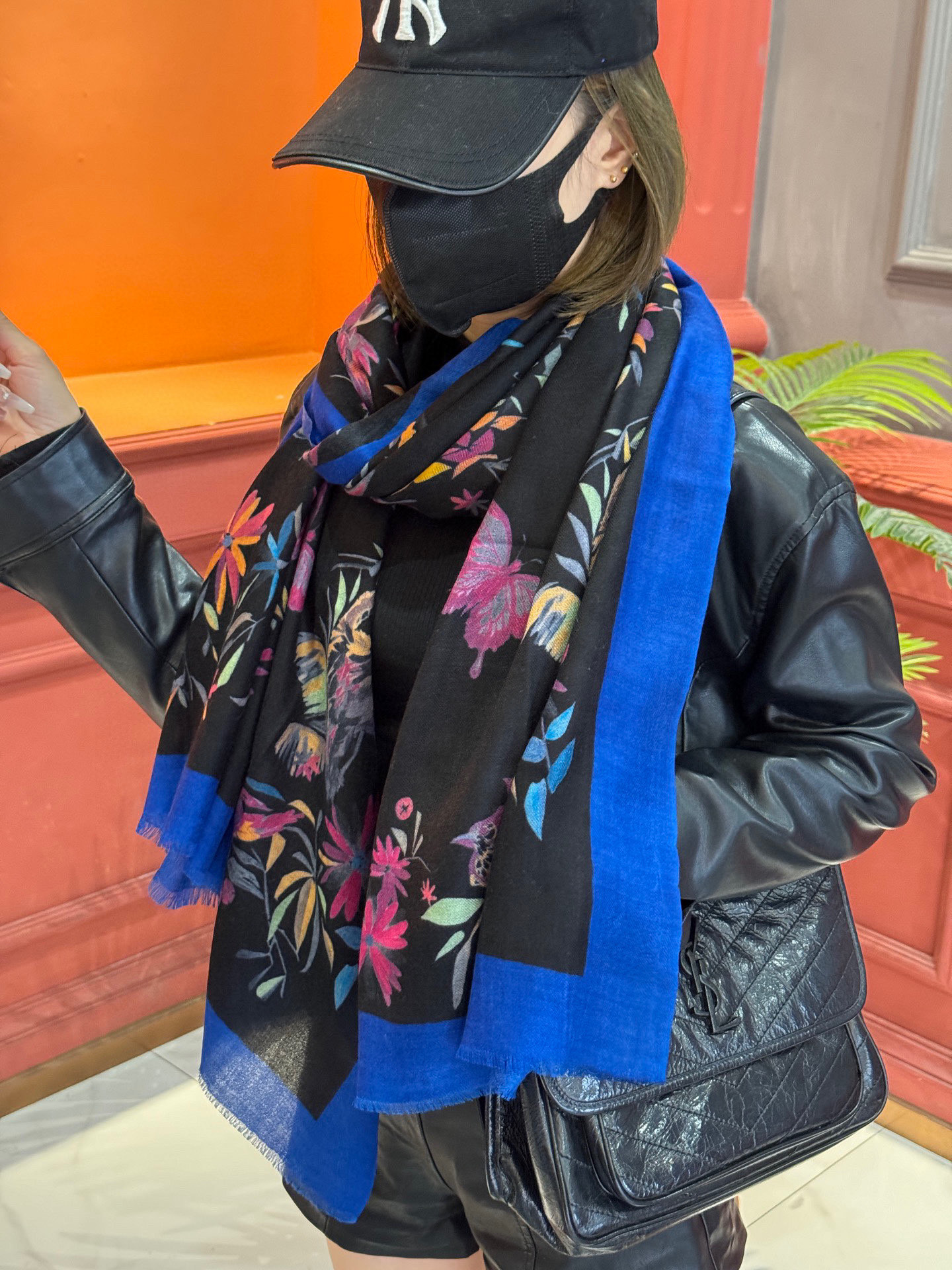 上新🌟 DIOR💄💋新款💖羊绒面料长巾 😘美翻了流泪御用殿堂级极‼️新款专柜在售 纯羊绒独特设计风格❗加