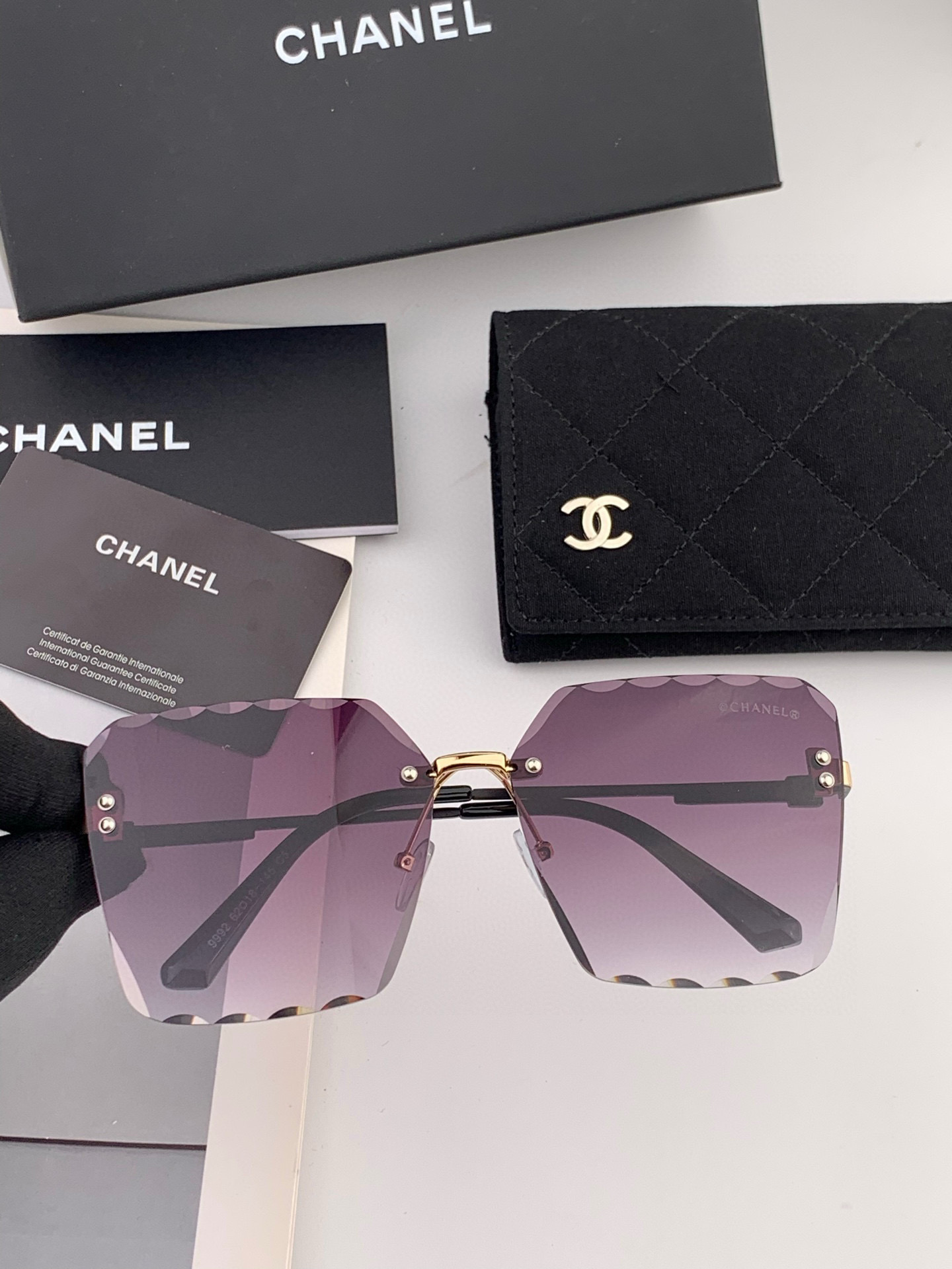  CHANE 香奈儿🌋☔️时尚无框搭配偏光镜片 顶级奢侈品强 高品质胜利亲亲🍦🍨 得意 气质非凡😄 🍫🍪