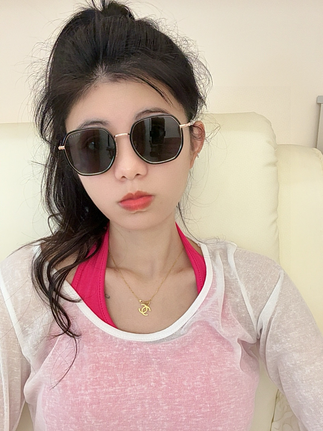   超好看 潮酷【GUCCI】古驰 新款款太阳镜以独特魅力和前卫风格诠释春夏最新眼镜，以方框设计两边经典