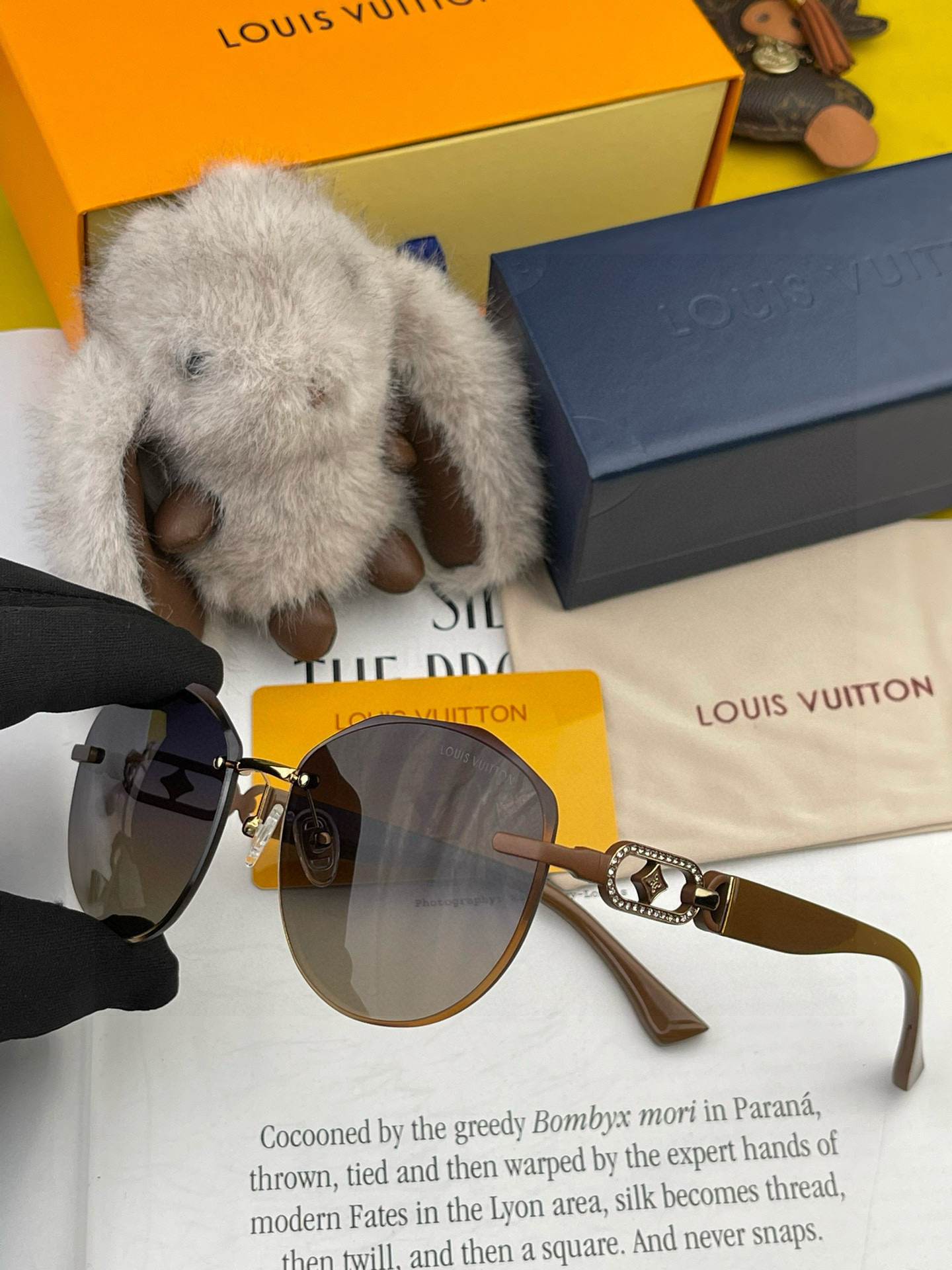 🔺 【LV-尼龙偏光太阳镜】2025开春新款 潮流爆款 时尚圆框偏光太阳镜 高品质 佩戴舒适 网红潮款墨