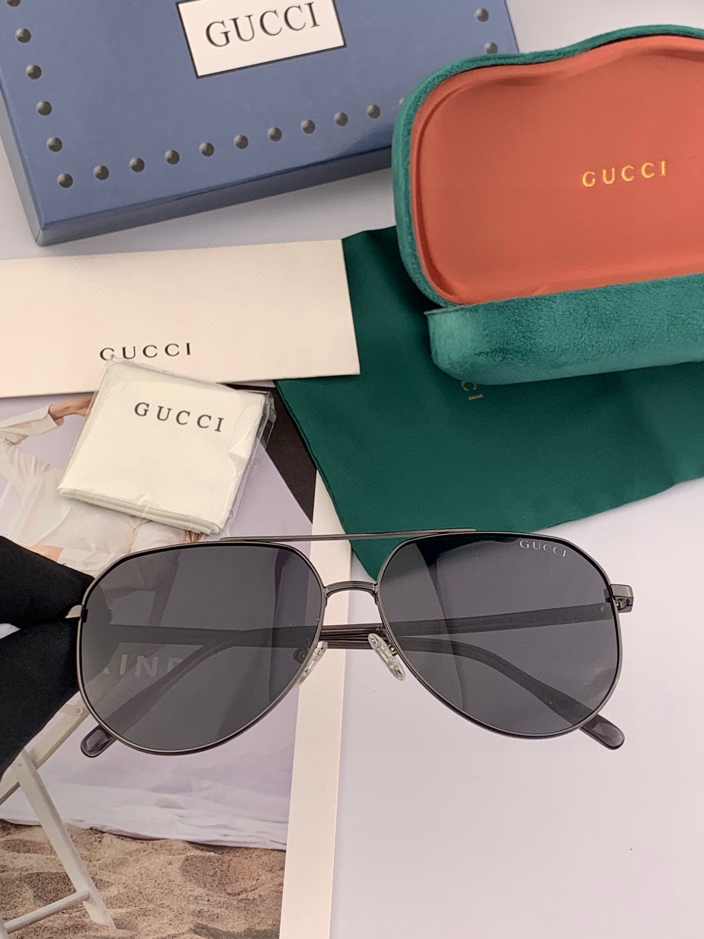   Gucci 。  高品质男女款墨镜   👍 进口宝丽来偏光镜片  。蛤蟆镜 开车钓鱼都可 。百搭显瘦