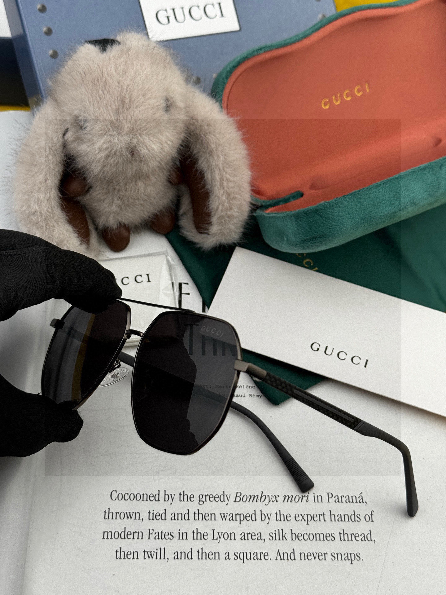   Gucci 。  高品质男女款墨镜   👍 进口宝丽来偏光镜片  。蛤蟆镜 开车钓鱼都可 。百搭显瘦