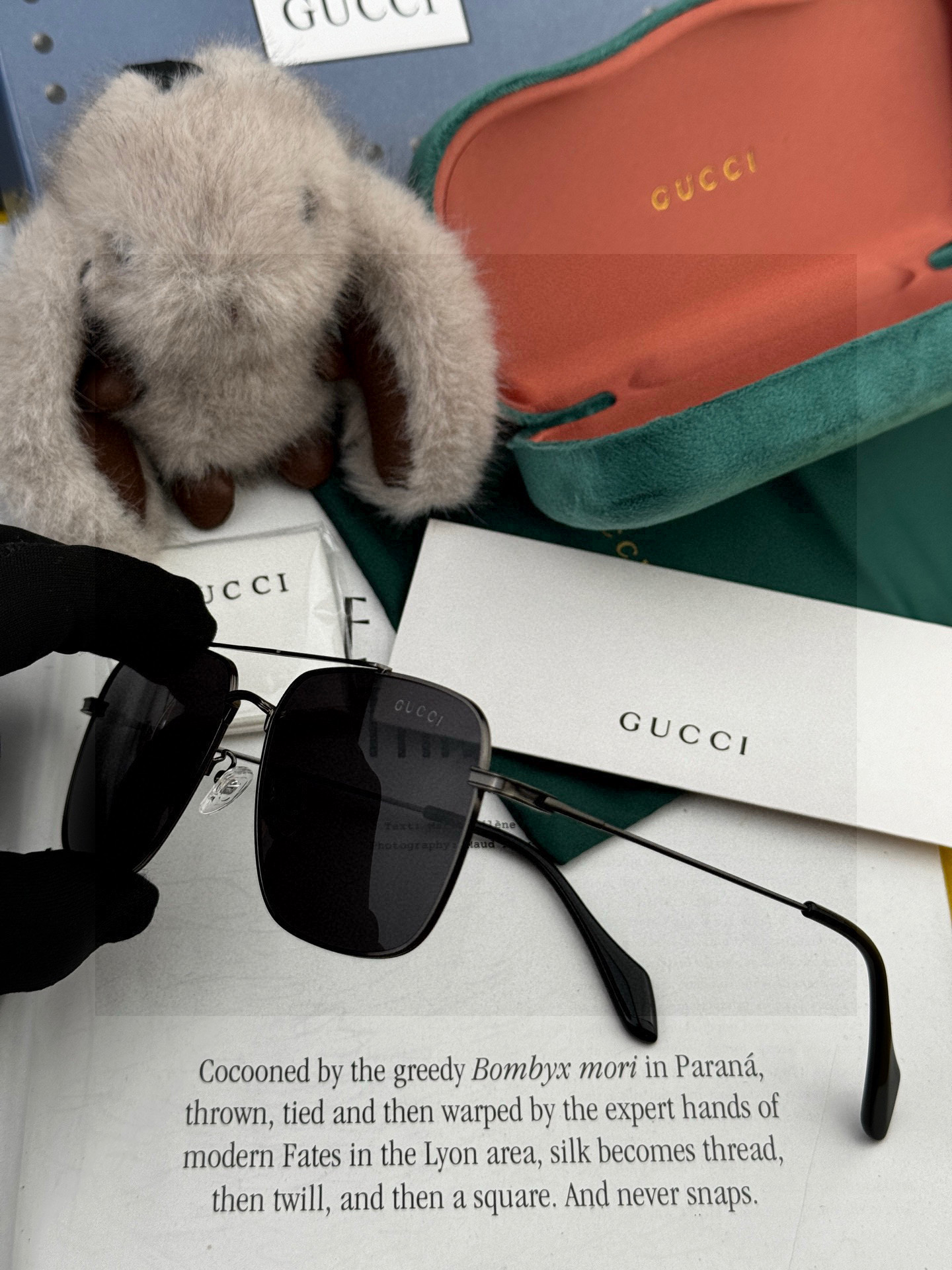   Gucci 。  高品质男女款墨镜   👍 进口宝丽来偏光镜片  。蛤蟆镜 开车钓鱼都可 。百搭显瘦