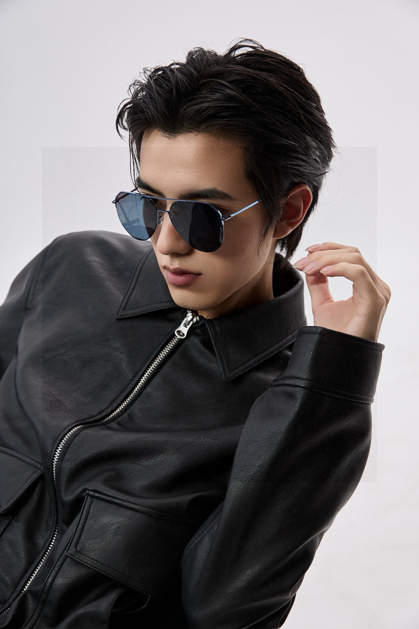         GUCCI 男款炫彩飞行员偏光太阳镜 ❤️材质：高清尼龙加厚卡槽高清偏光镜片 🌹无边框镜