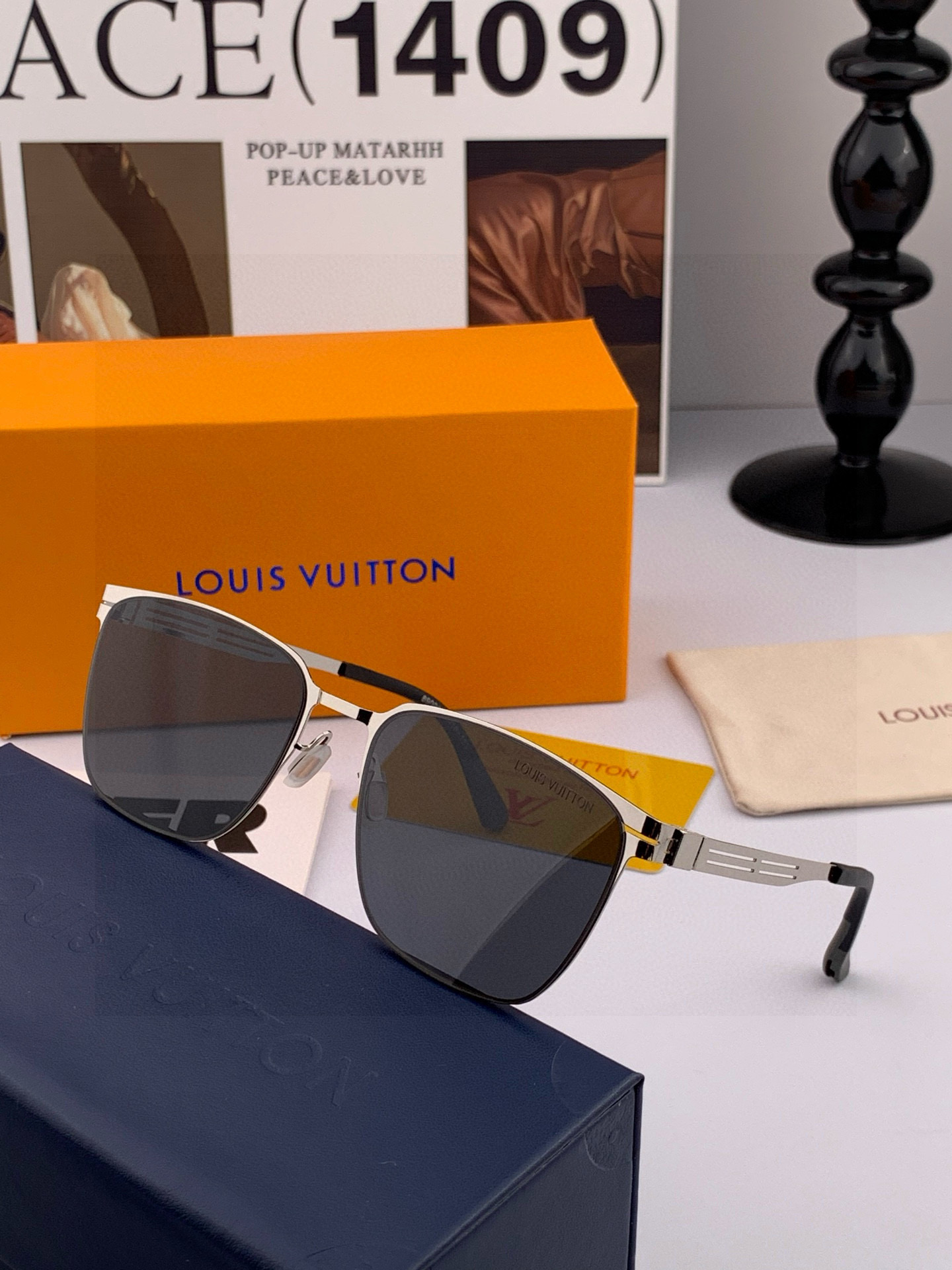 ♦️LV 2025新款男女情侣款太阳镜多边形墨镜iP电镀永不褪色 超轻超有弹性整幅眼镜无螺丝重要的是压不