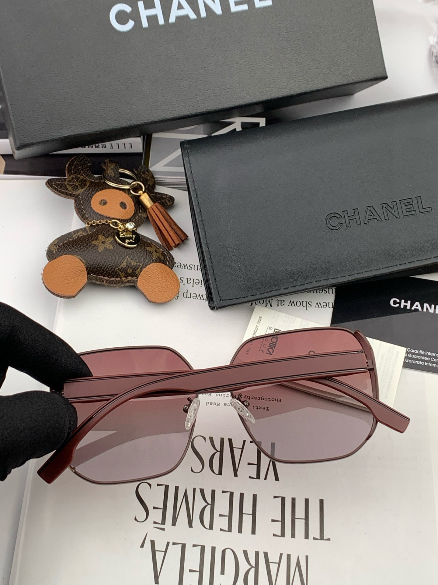 【CHANEL】香奈儿 2025新款潮流爆款 时尚方框太阳镜 佩戴舒适 网红潮款墨镜  女士高清加厚偏光
