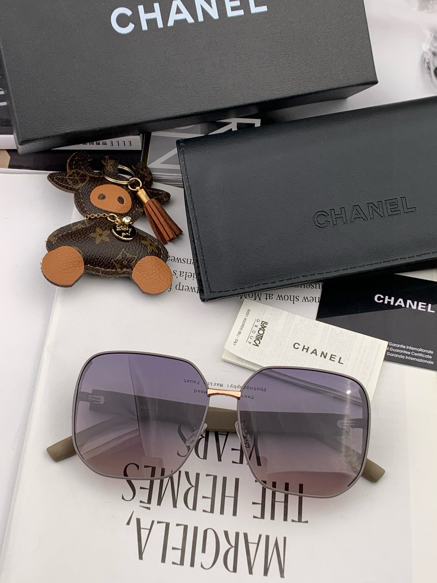 【CHANEL】香奈儿 2025新款潮流爆款 时尚方框太阳镜 佩戴舒适 网红潮款墨镜  女士高清加厚偏光