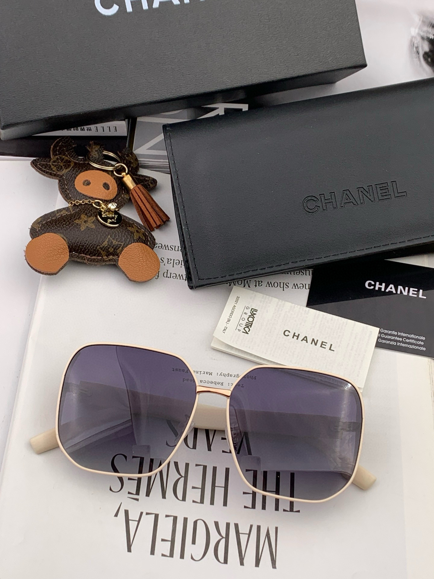 【CHANEL】香奈儿 2025新款潮流爆款 时尚方框太阳镜 佩戴舒适 网红潮款墨镜  女士高清加厚偏光