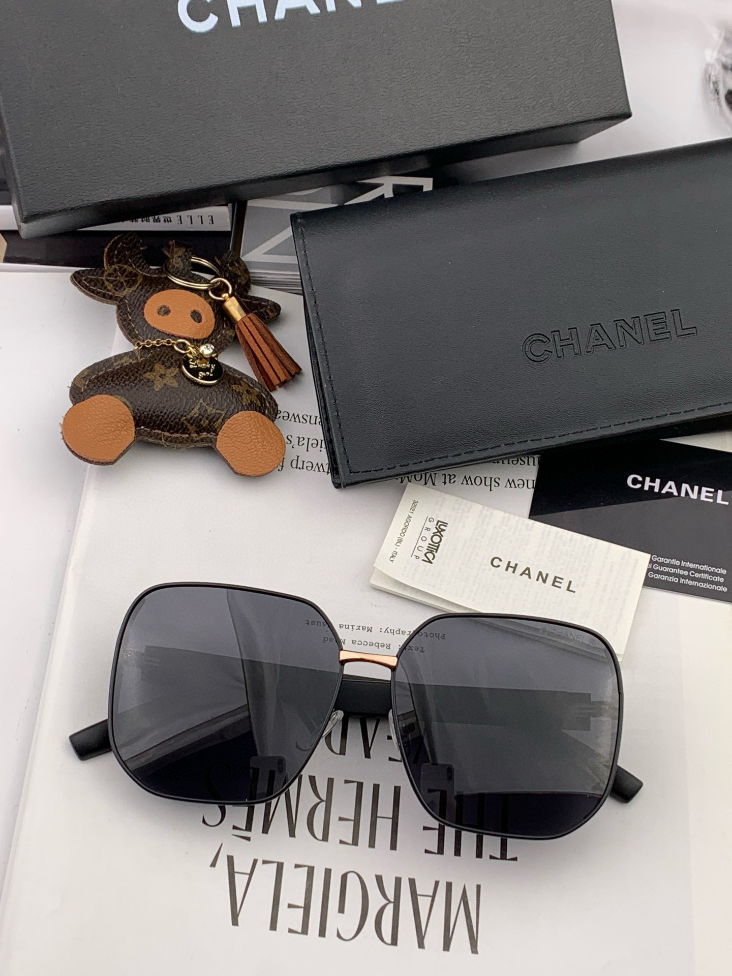 【CHANEL】香奈儿 2025新款潮流爆款 时尚方框太阳镜 佩戴舒适 网红潮款墨镜  女士高清加厚偏光