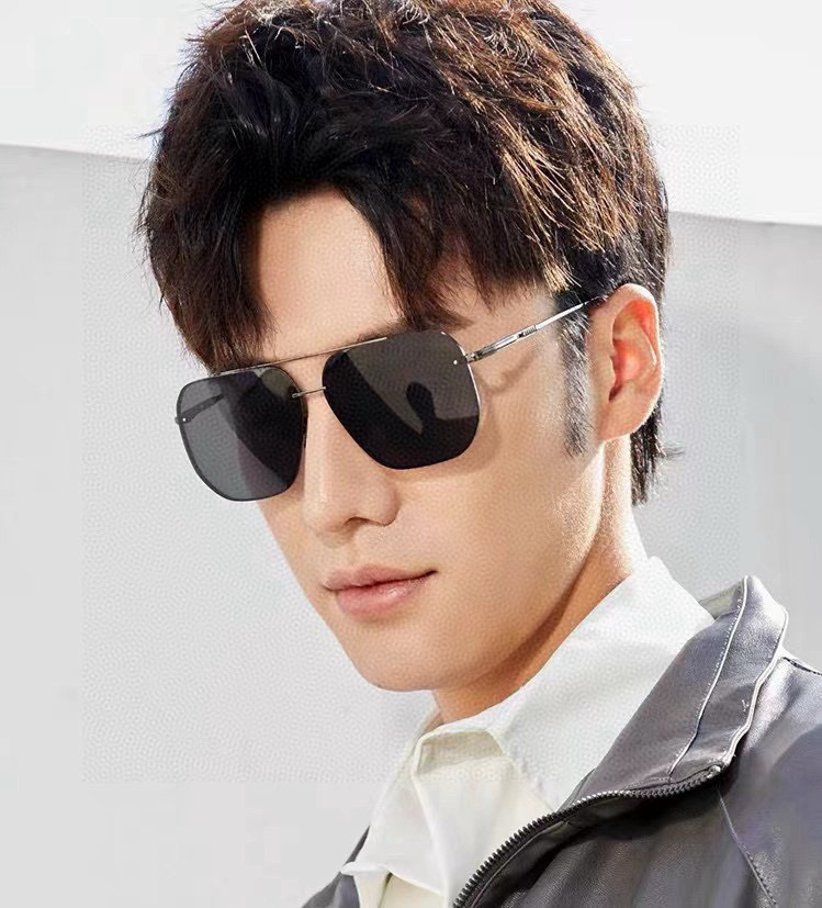  GUCCI 官网同步。  高品质男女款墨镜   👍 进口宝丽来偏光镜片  。蛤蟆镜 开车钓鱼都可 。型