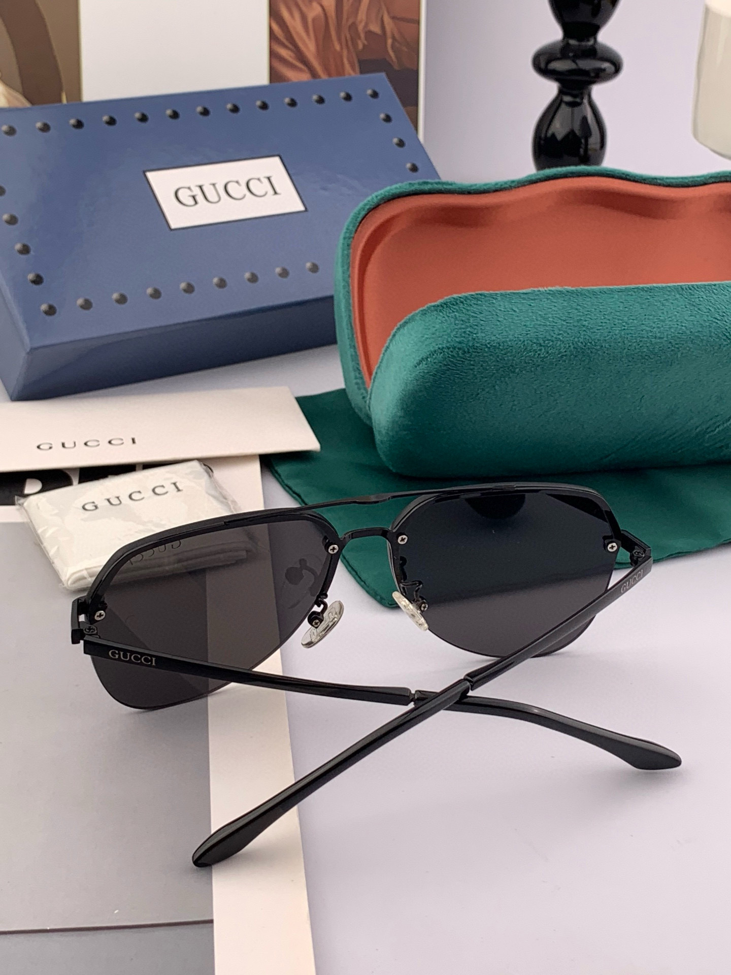  GUCCI 官网同步。  高品质男女款墨镜   👍 进口宝丽来偏光镜片  。蛤蟆镜 开车钓鱼都可 。型